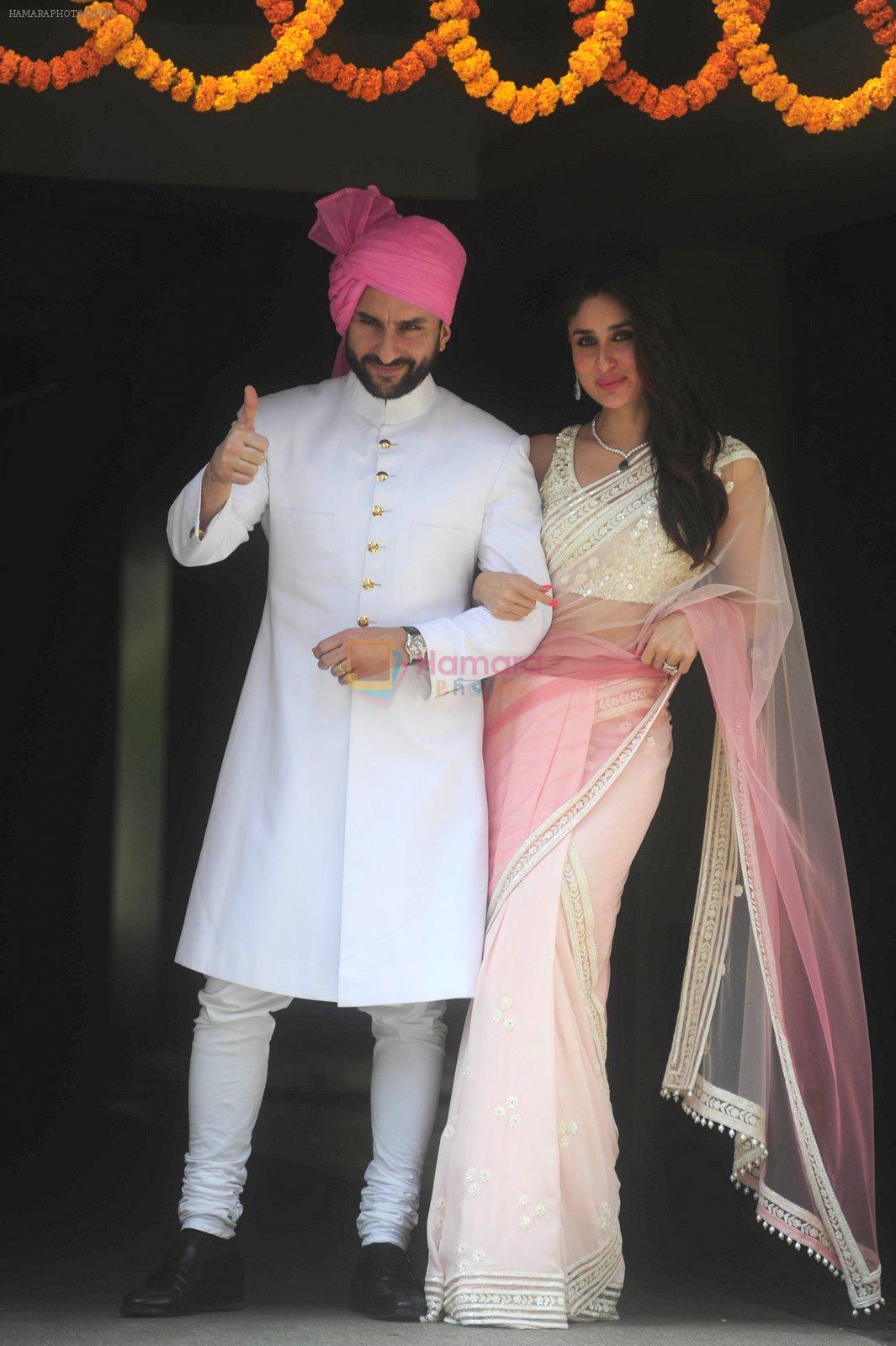 Kareena Kapoor, Saif Ali Khan at Soha Ali Khan and Kunal Khemu's wedding in Mumbai on 25th Jan 2015