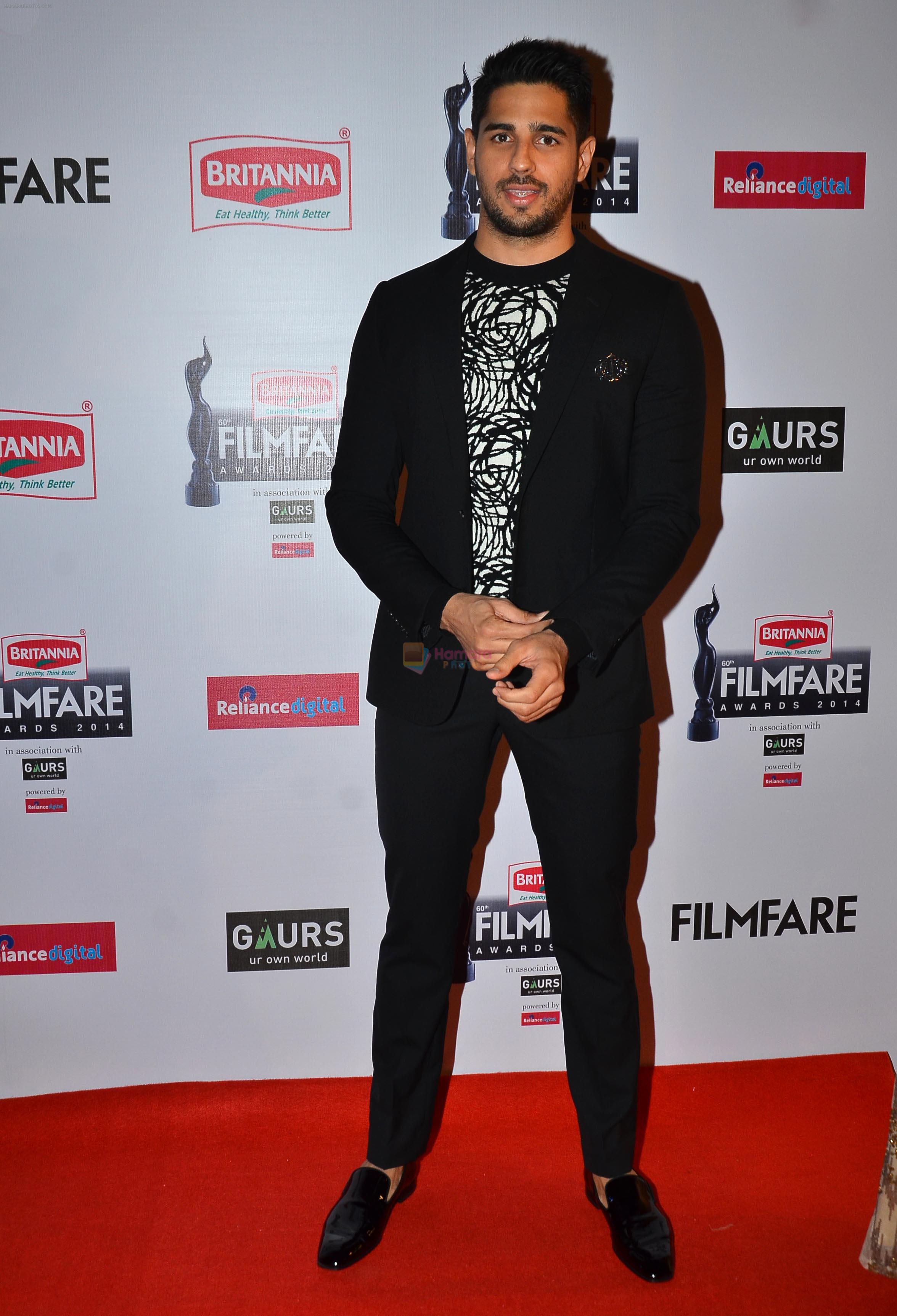 Sidharth Malhotra graces the red carpet at the 60th Britannia Filmfare Awards