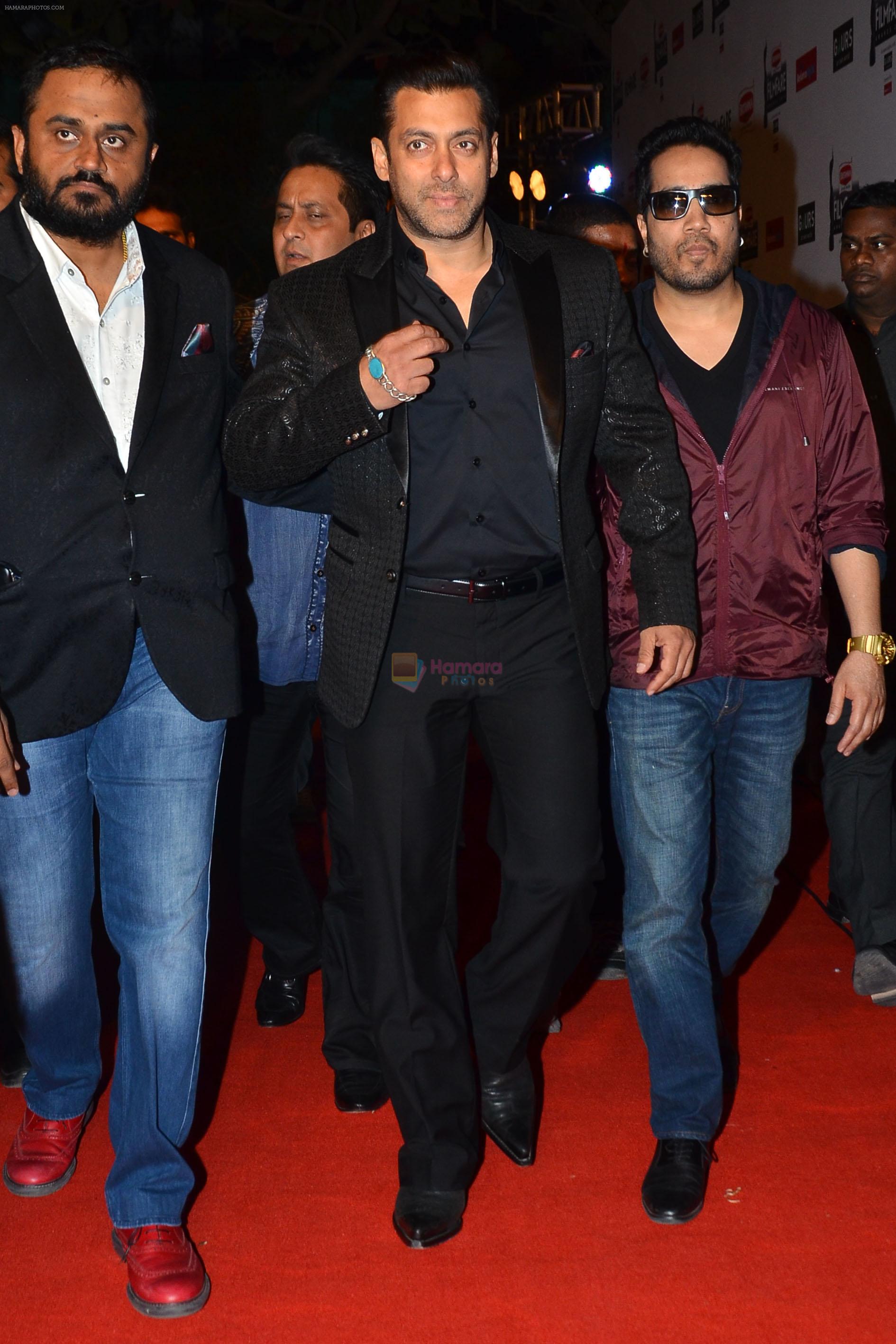 Salman Khan and Mika Singh graces the red carpet at the 60th Britannia Filmfare Awards