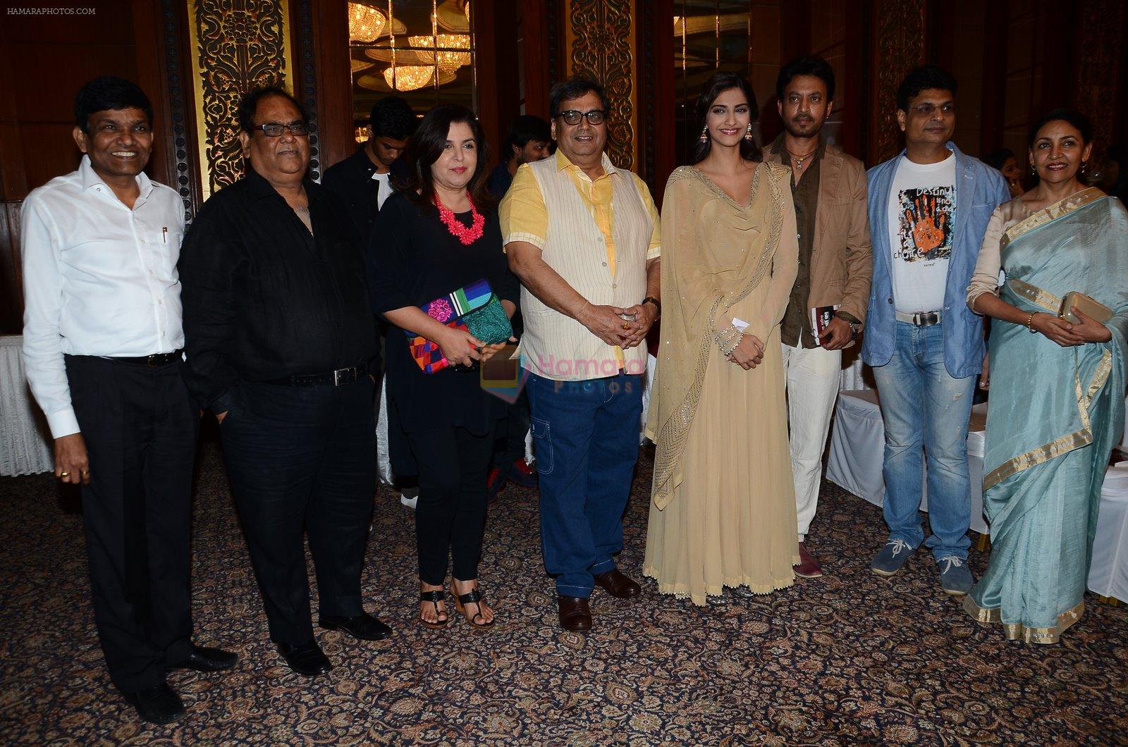 Sonam Kapoor, Irrfan Khan, Farah Khan, Subhash Ghai, Deepti Naval, Satish Kaushik at the launch of Irshad Kamil's first book of poems, Ek Maheena Nazmon Ka in Mumbai on 3rd Feb 2015