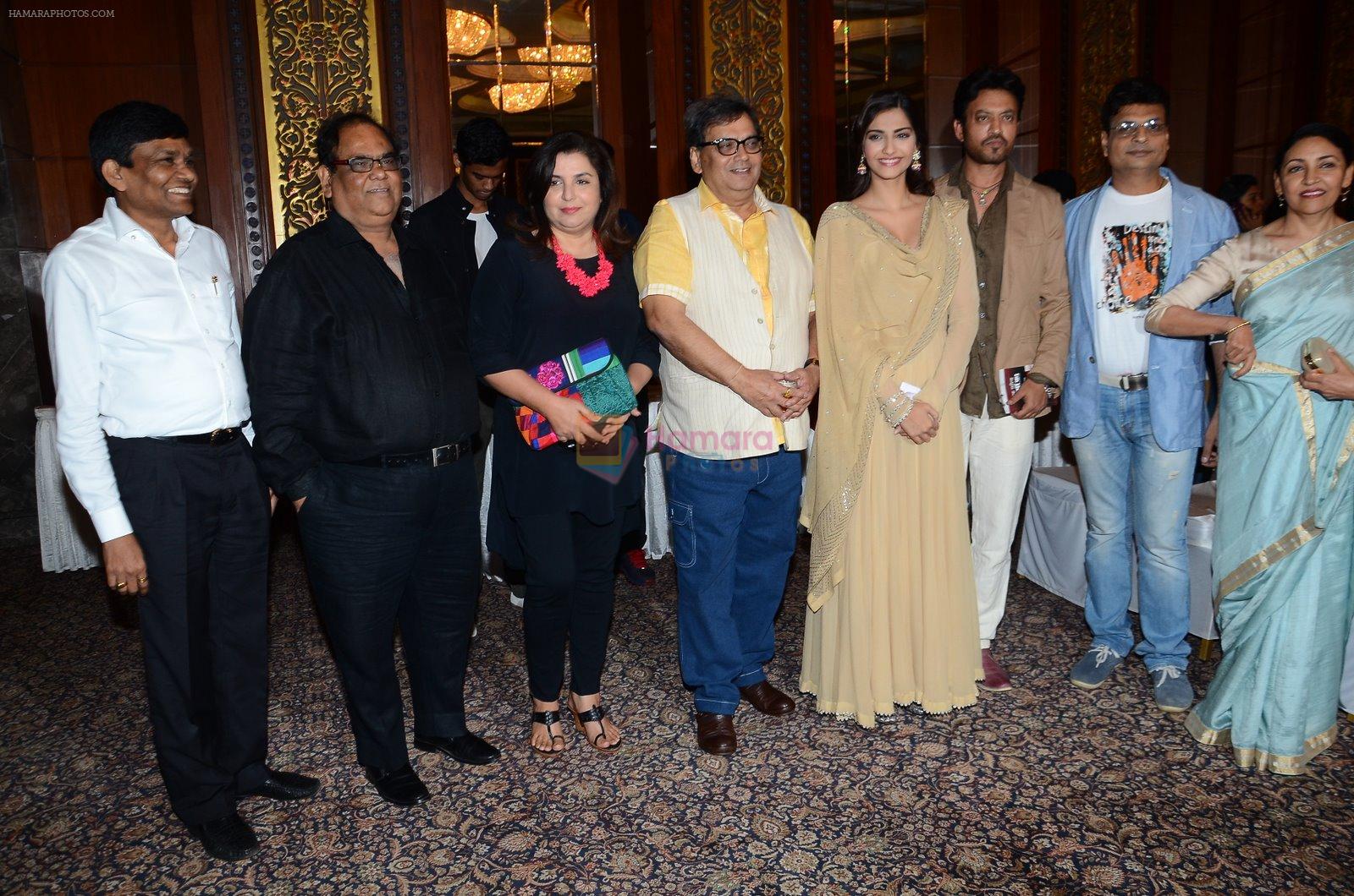 Sonam Kapoor, Irrfan Khan, Farah Khan, Subhash Ghai, Deepti Naval, Satish Kaushik at the launch of Irshad Kamil's first book of poems, Ek Maheena Nazmon Ka in Mumbai on 3rd Feb 2015