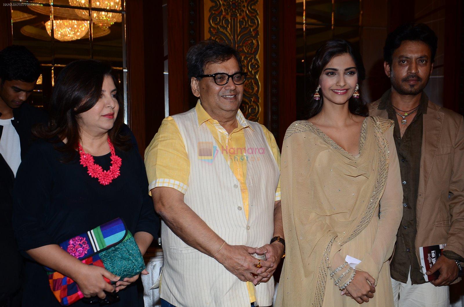 Sonam Kapoor, Irrfan Khan, Farah Khan, Subhash Ghai at the launch of Irshad Kamil's first book of poems, Ek Maheena Nazmon Ka in Mumbai on 3rd Feb 2015