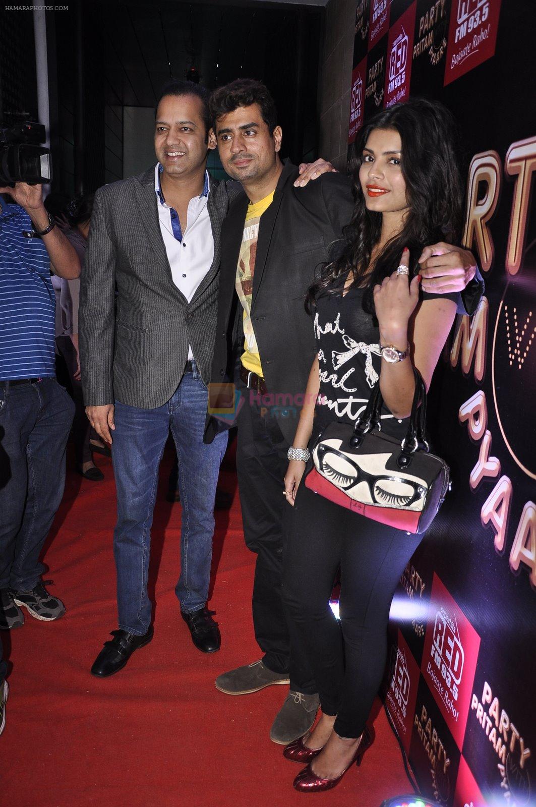 Sonali Raut, Rahul Mahajan at Rj Pritam bash in F Bar on 7th Feb 2015