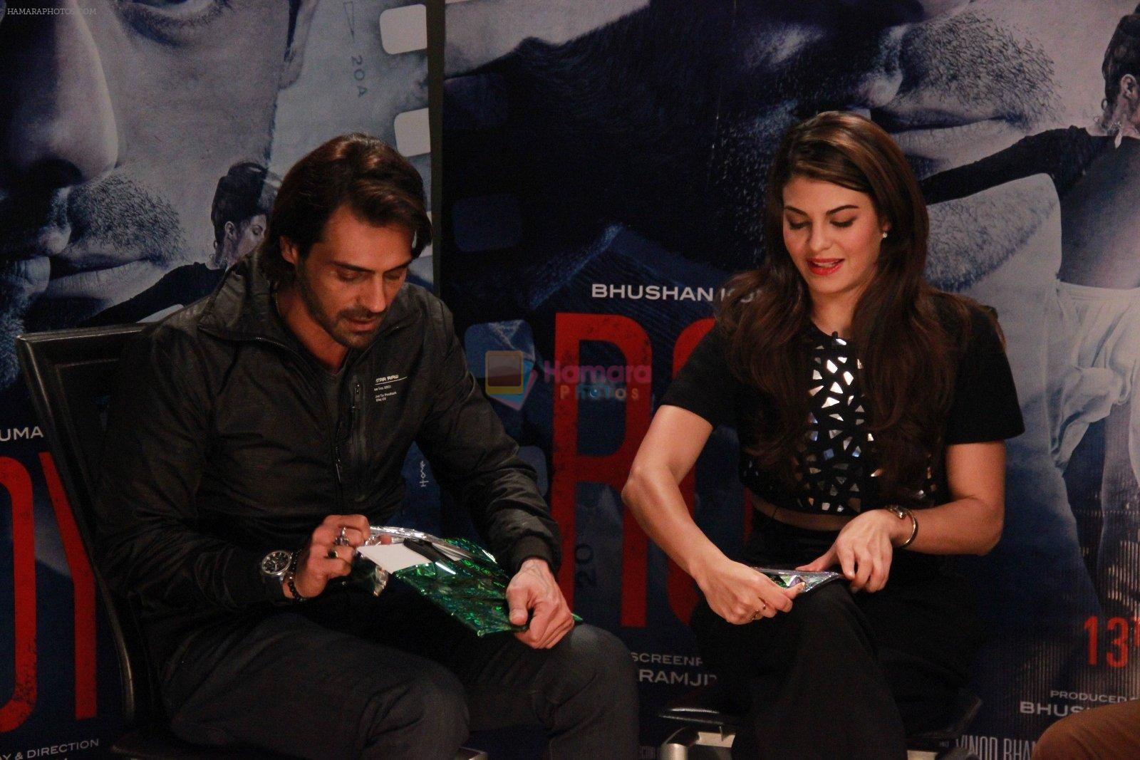 Jacqueline Fernandez, Arjun Rampal promote Roy on 9th Feb 2015