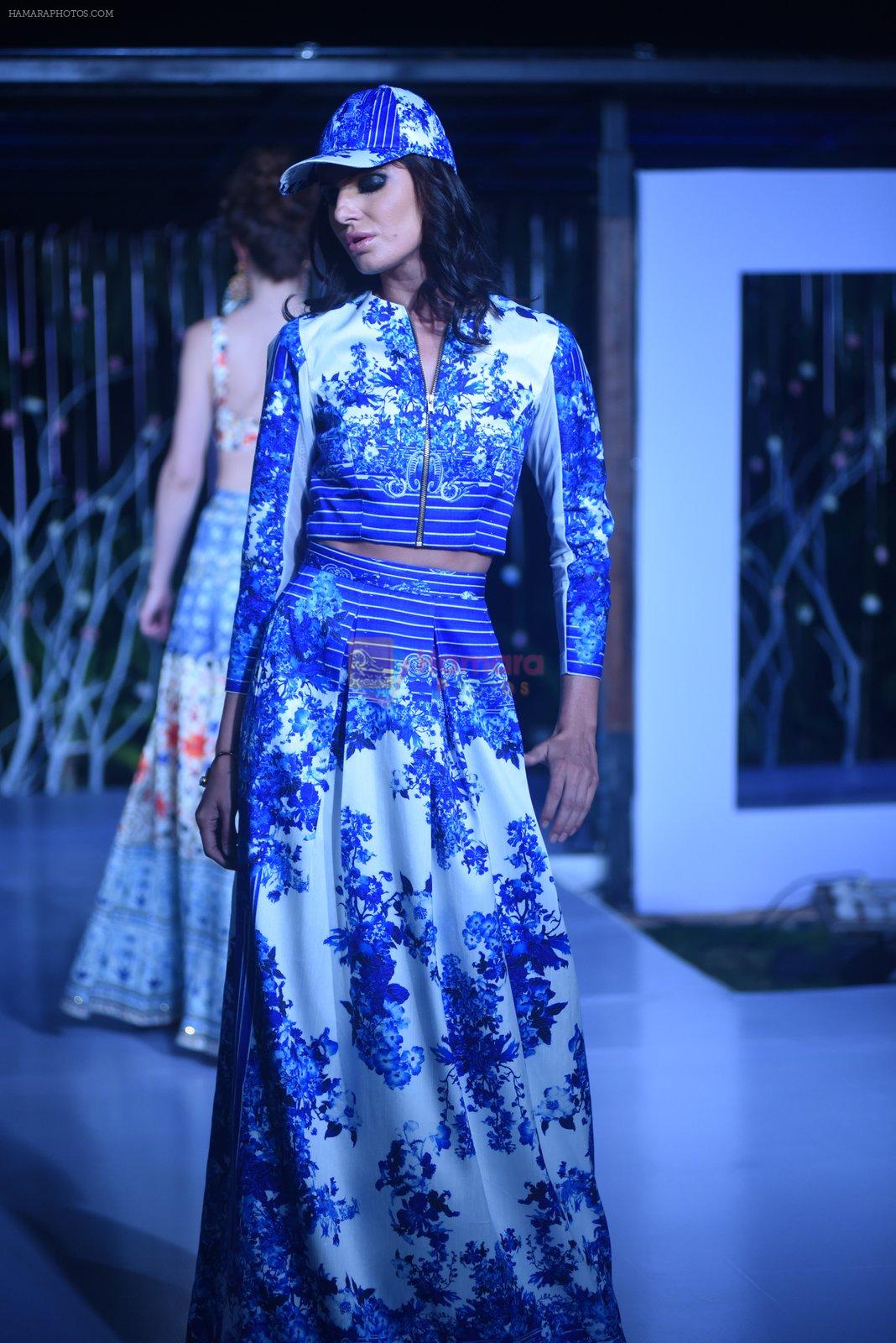 Model walk the ramp for Shane Falguni Finale Show at India BEach Fashion Week on 9th Feb 2015