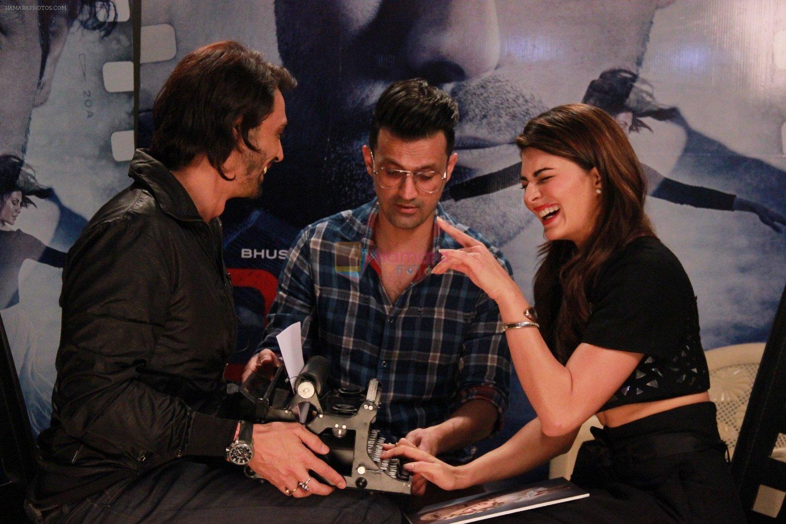 Jacqueline Fernandez, Arjun Rampal promote Roy on 9th Feb 2015