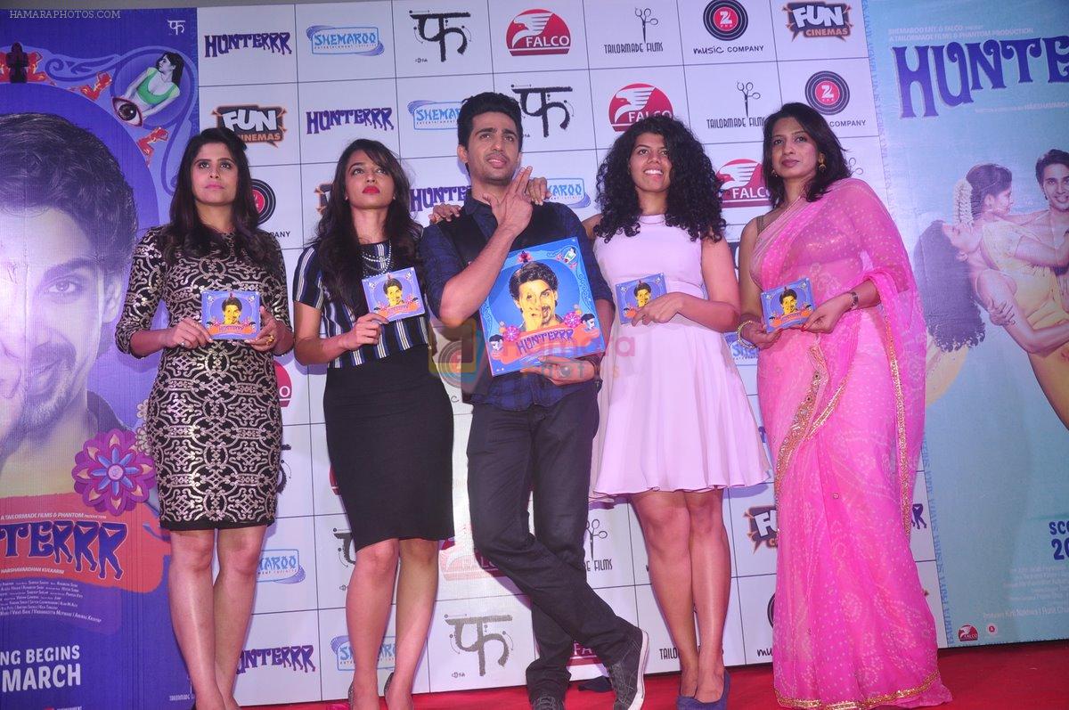Radhika Apte, Gulshan Devaiah, Veera Saxena, Sai Tamhankar, Kriti Nakhwa  at Hunter Music Launch in Mumbai on 10th Feb 2015