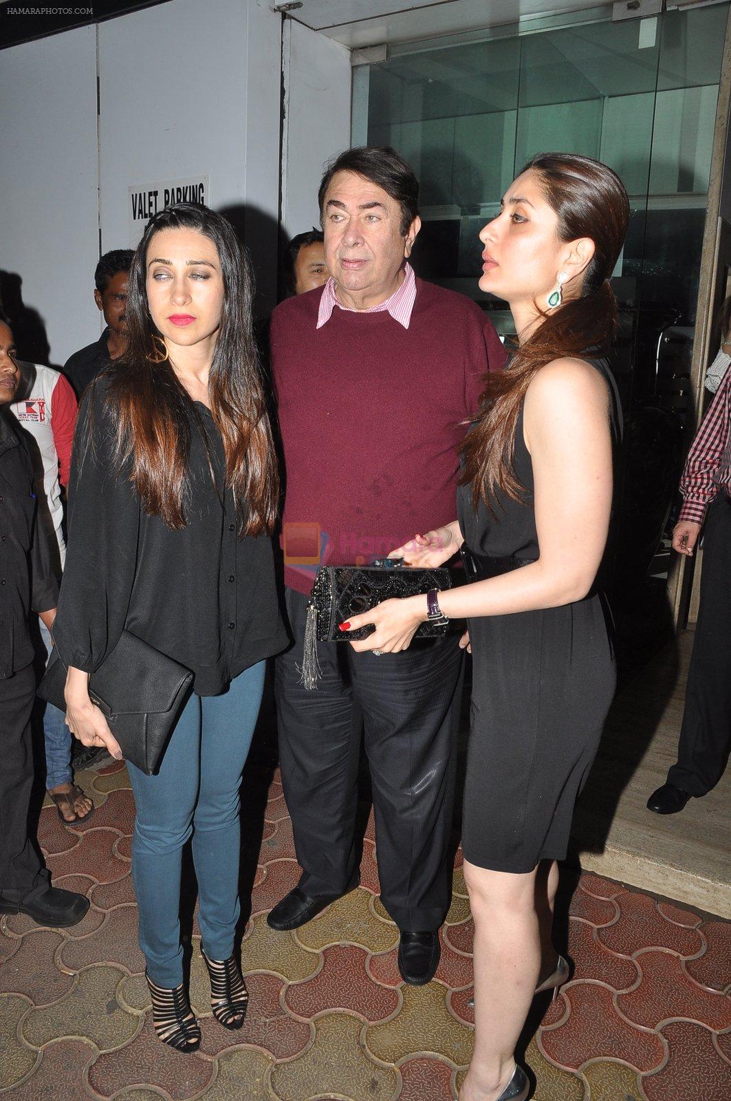 Karisma Kapoor, Randhir Kapoor, Kareena Kapoor snapped at Randhir Kapoor Birthday Dinner in Mumbai on 15th Feb 2015