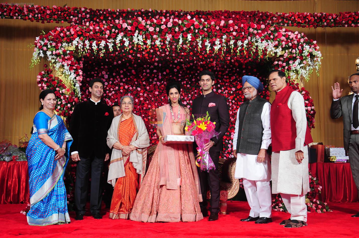 Manmohan Singh at Reddy son wedding reception in Delhi on 21st Feb 2015