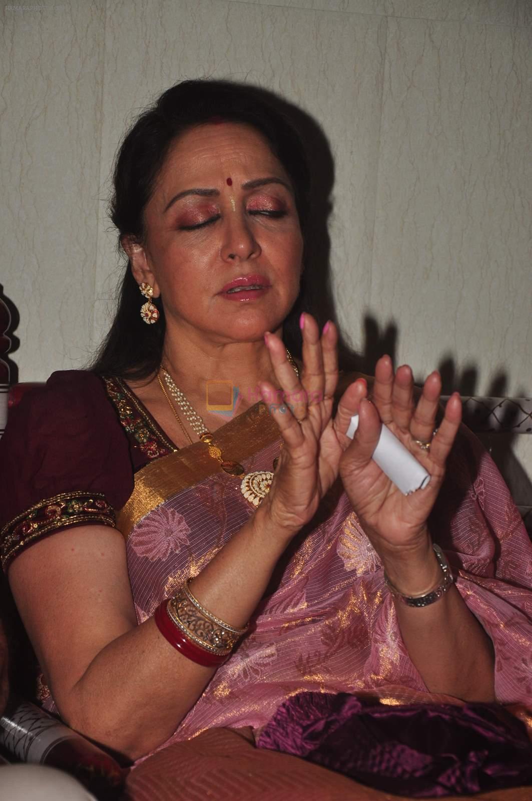 Hema Malini at Isckon for dr veen amundra's album launch in Mumbai on 22nd Feb 2015