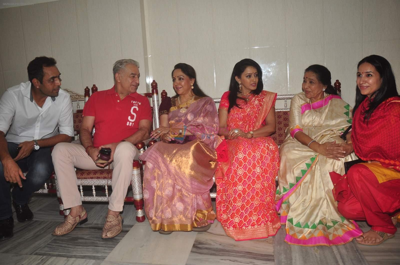 Asha Bhosle, Hema Malini, Pandit Jasraj, Dalip Tahil at Isckon for dr veen amundra's album launch in Mumbai on 22nd Feb 2015