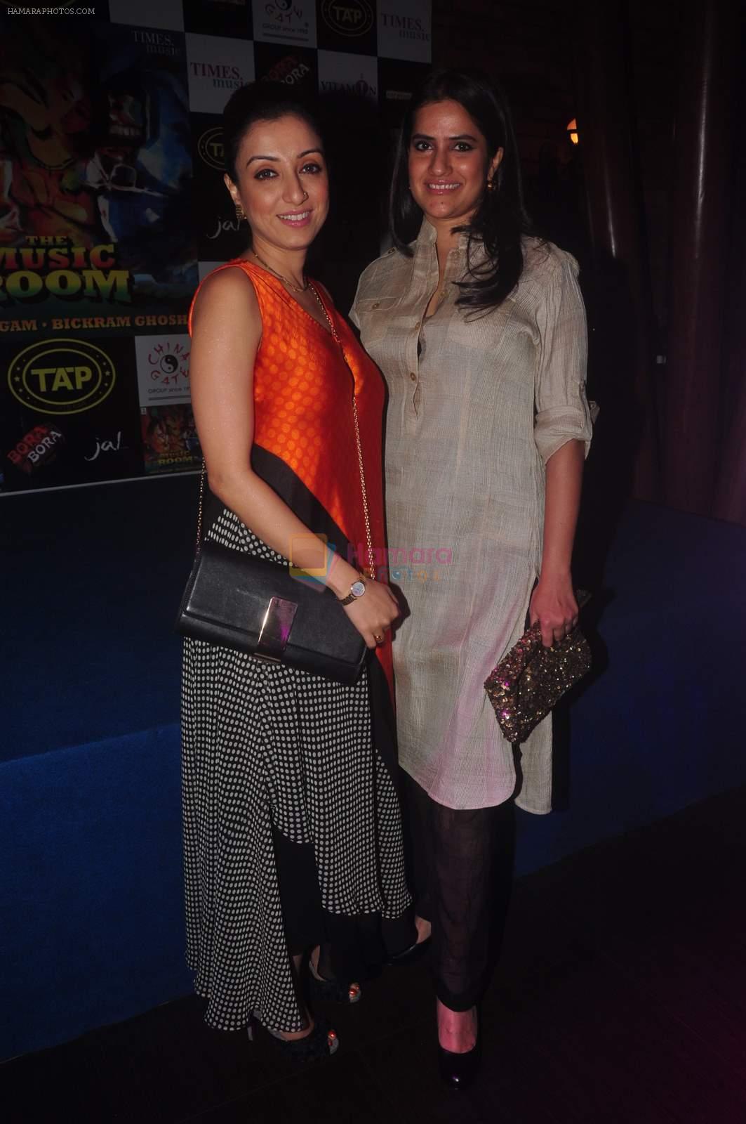 Sona Mohapatra, Madhurima Nigam at Bickram ghosh's album launch in Tap Bar on 25th Feb 2015