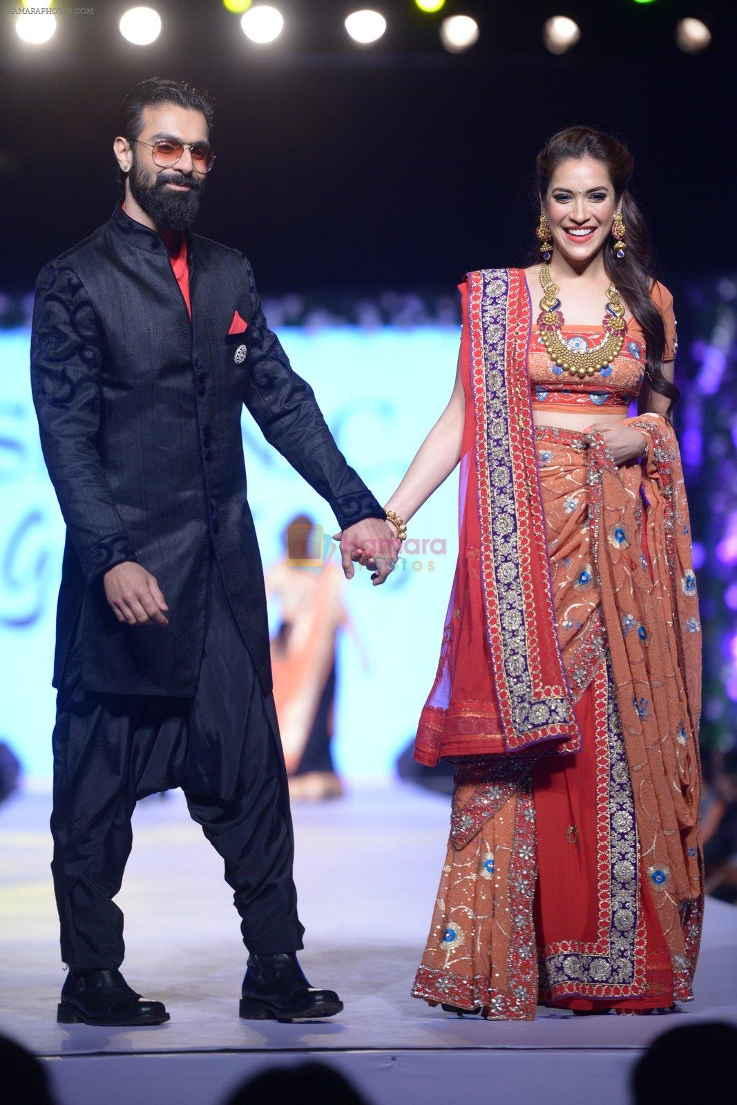 Ashmit Patel at Shaina NC-Manish Malhotra Pidilite Show for CPAA on 1st March 2015
