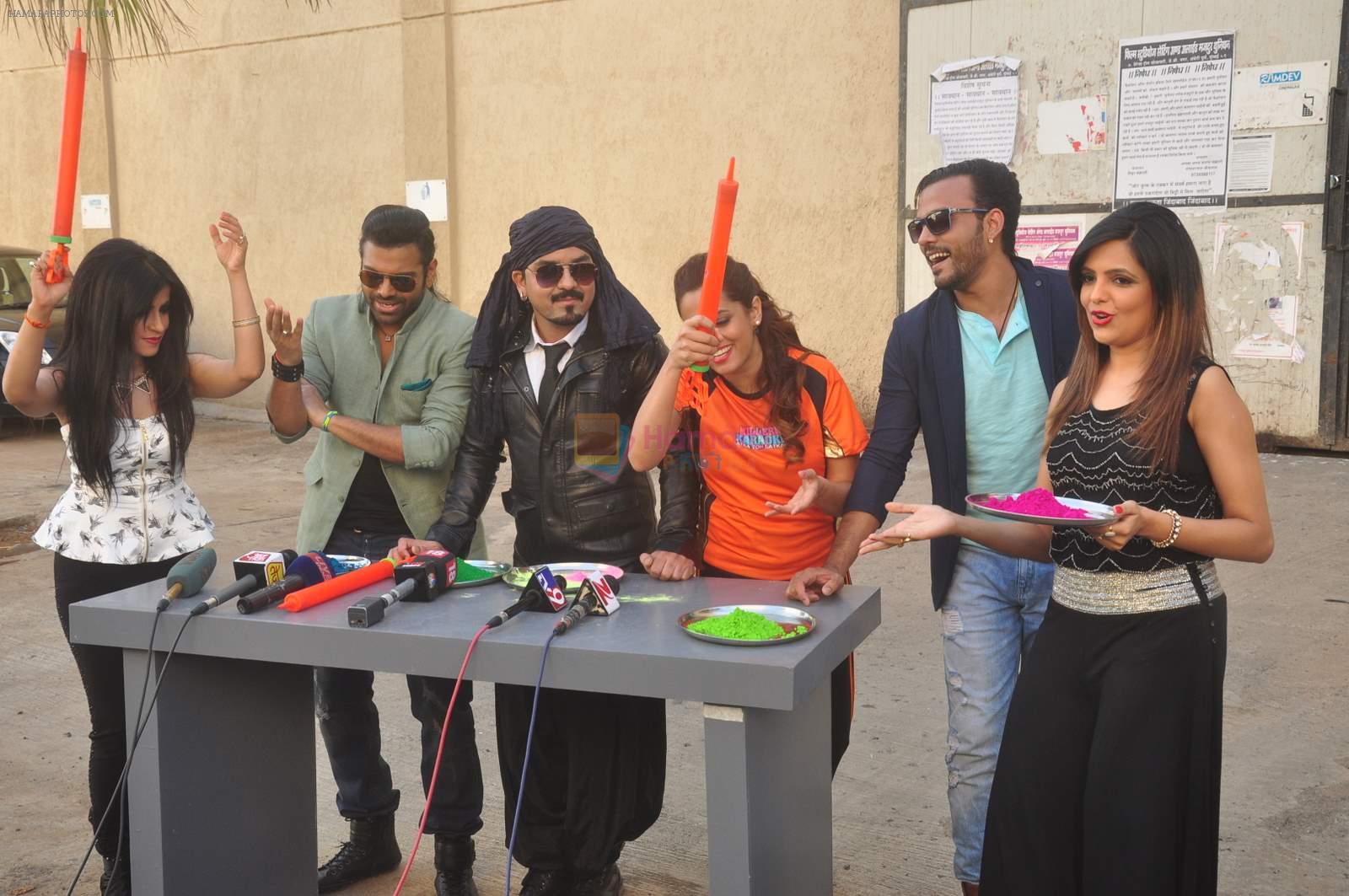 Shibani Kashyap, Toshi Sabri, Sugandha Mishra, Shweta Pandit, Sharib Sabri, Shweta Pandit  at Killer Karaoke launch by & TV in Vasai on 2nd March 2015
