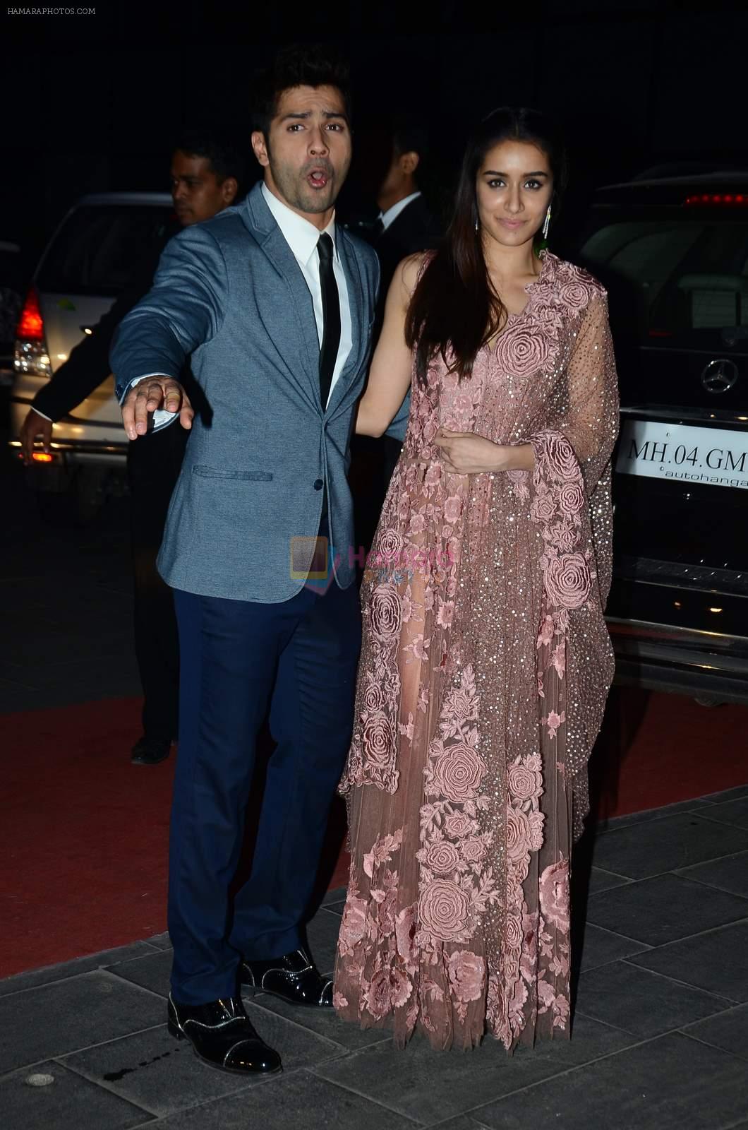 Shraddha Kapoor, Varun Dhawan at Tulsi Kumar's wedding reception in Sahara Star, Mumbai on 2nd March 2015