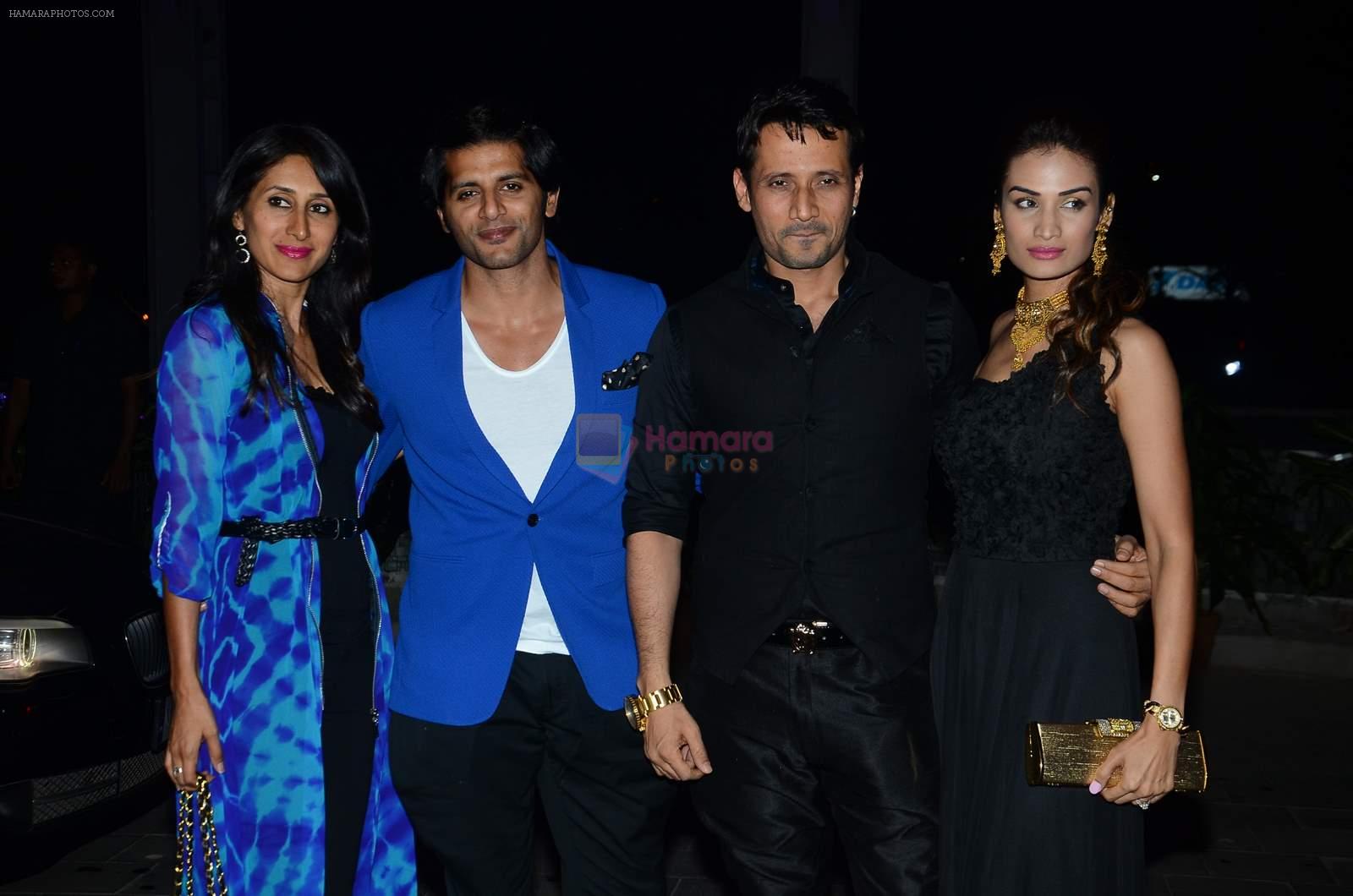 Teejay Sidhu, Karanvir Bohra, Manmeet Gulzar at Tulsi Kumar's wedding reception in Sahara Star, Mumbai on 2nd March 2015