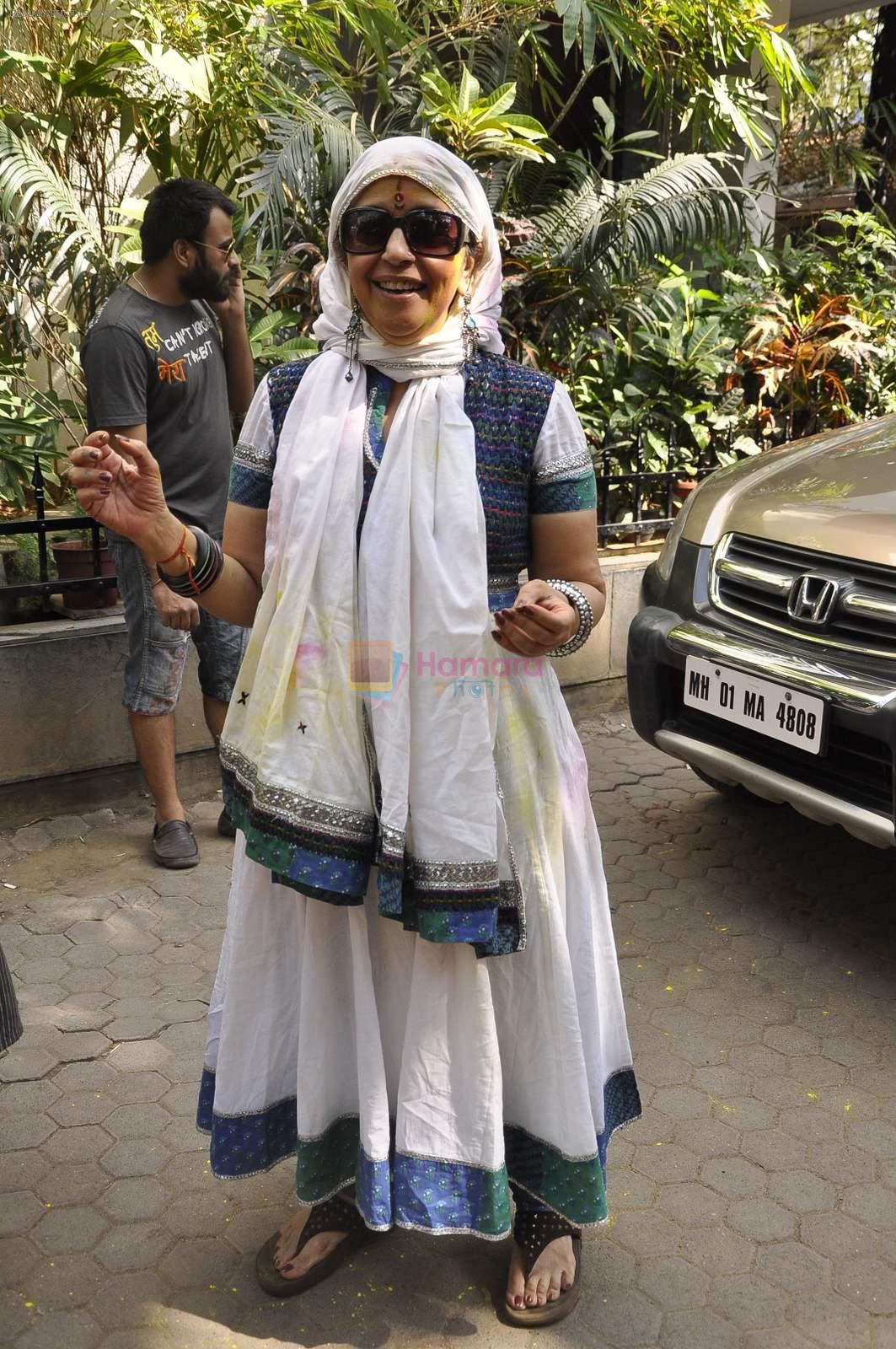 Ila Arun at Shabana Azmi's holi bash in Mumbai on 5th March 2015