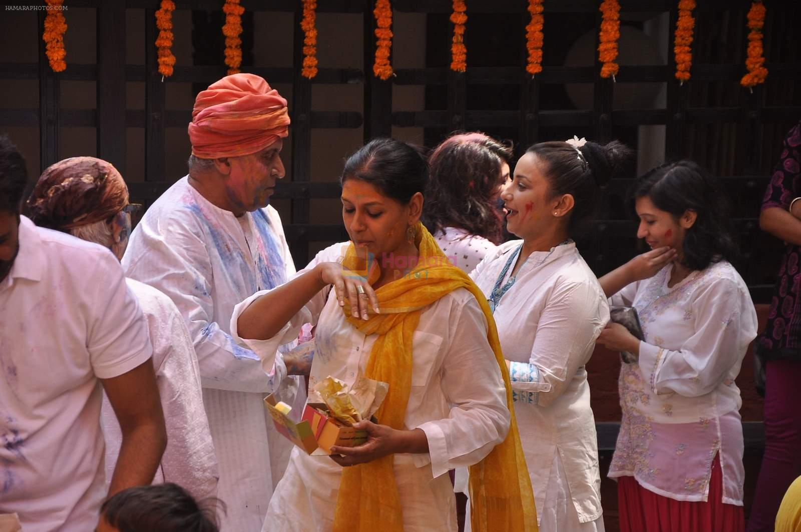 Nandita Das at Shabana Azmi's holi bash in Mumbai on 5th March 2015