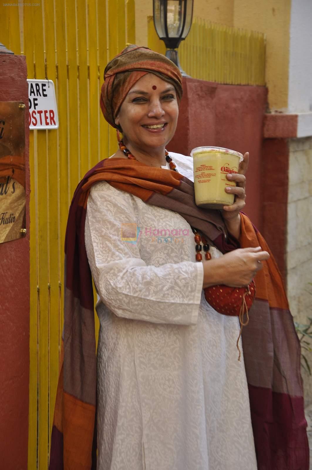 Shabana Azmi's holi bash in Mumbai on 5th March 2015