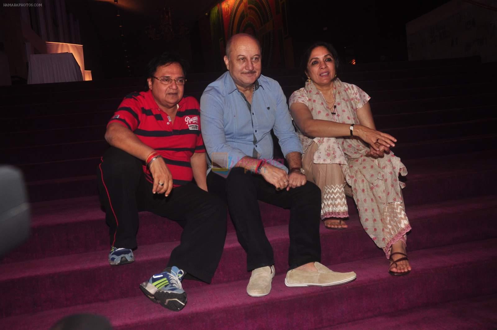 Rakesh Bedi, Neena Gupta, Anupam Kher at Anupam and Neena Gupta's play premiere in NCPA on 8th March 2015