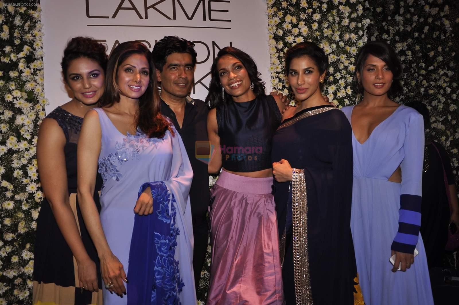 Huma Qureshi, Sridevi,Rosario Dawson, Sophie Chaudhary, Richa Chadda at Manish Malhotra Show at Lakme Fashion Week 2015 Day 1 on 18th March 2015