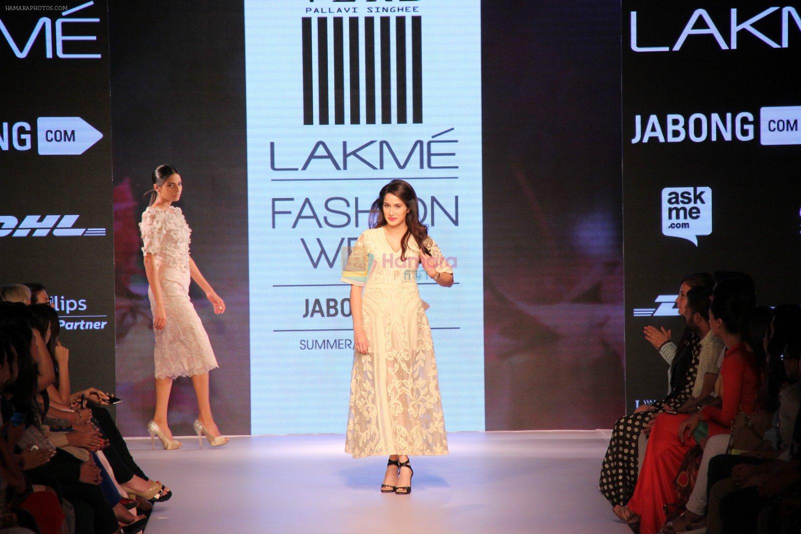 Sagarika Ghatge walks the ramp for Verb by Pallavi Singhee at Lakme Fashion Week 2015 Day 1 on 18th March 2015