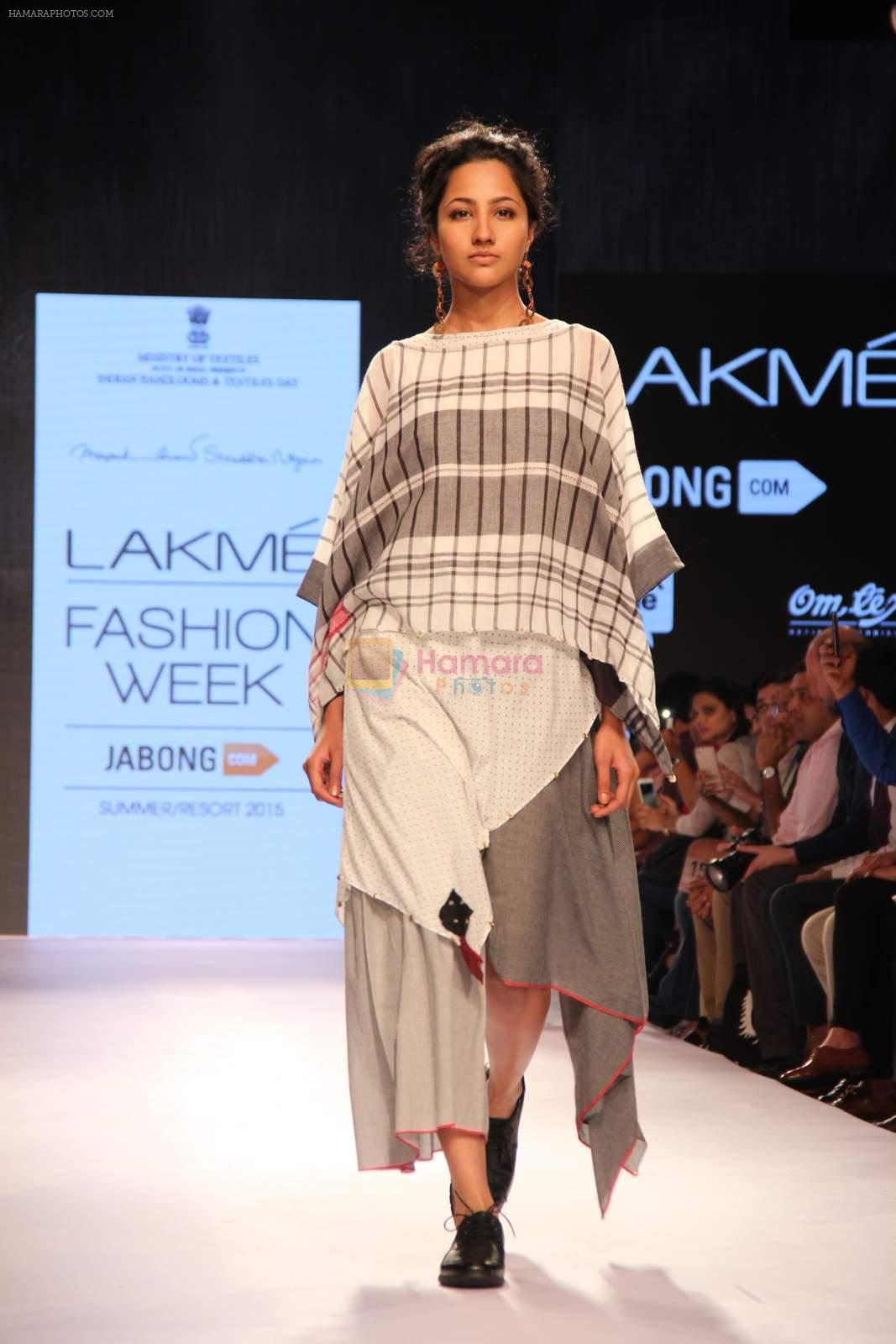 Model walks the ramp for Mayank and Shraddha Nigam Show at Lakme Fashion Week 2015 Day 2 on 19th March 2015