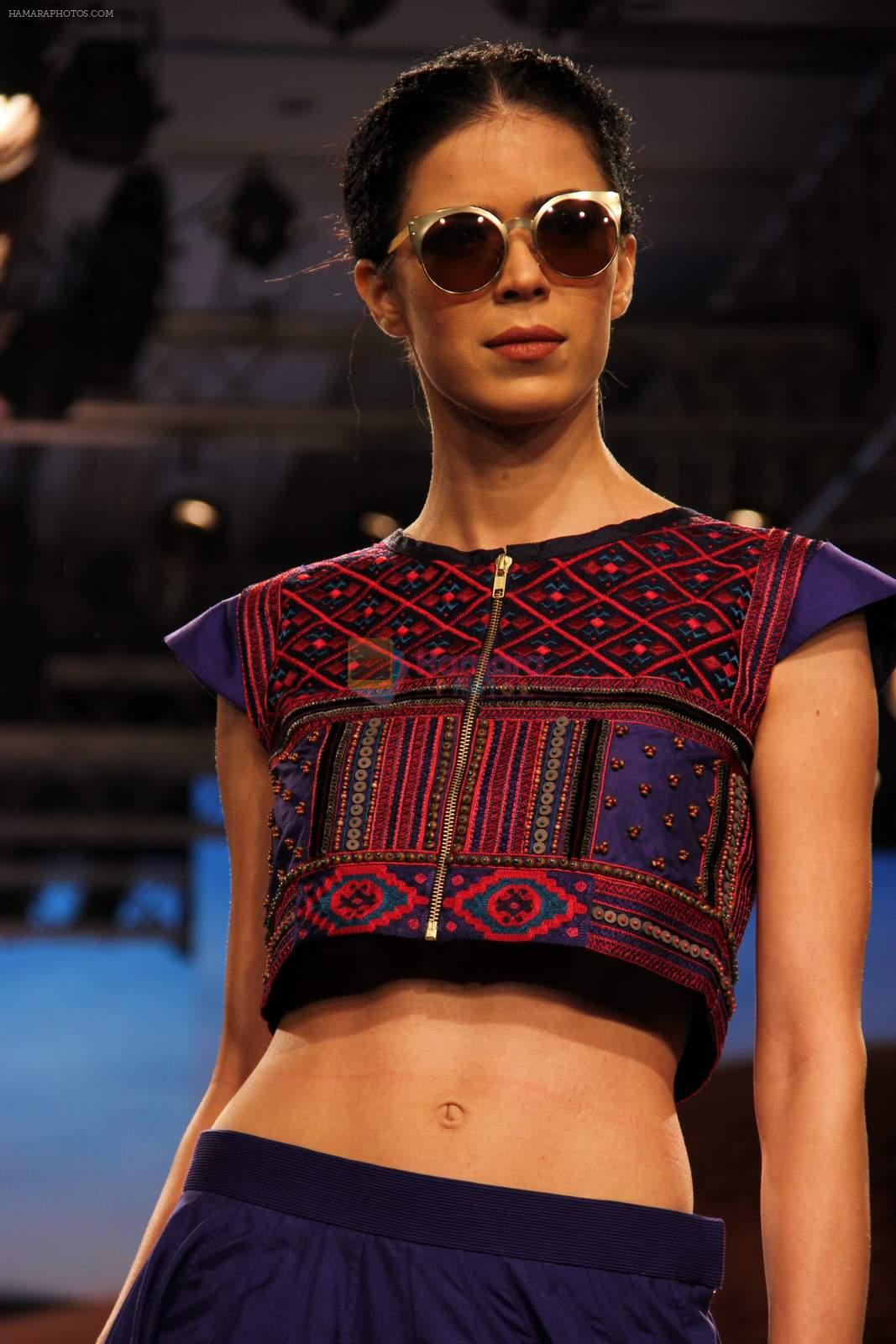 Model walks the ramp for Shruti Sancheti Show at Lakme Fashion Week 2015 Day 2 on 19th March 2015