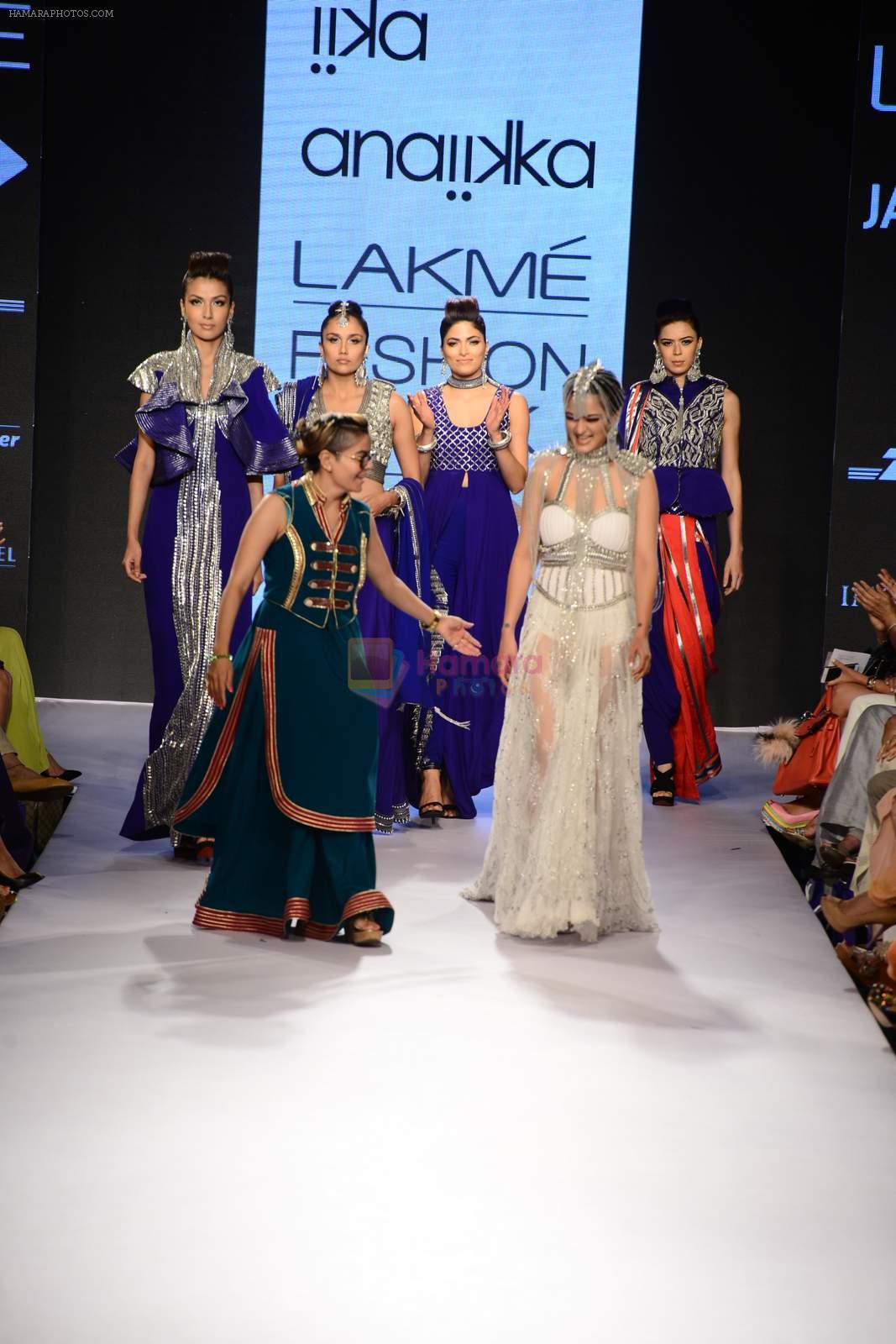 Akshara Hassan walk the ramp for Annaika Show at Lakme Fashion Week 2015 Day 4 on 21st March 2015