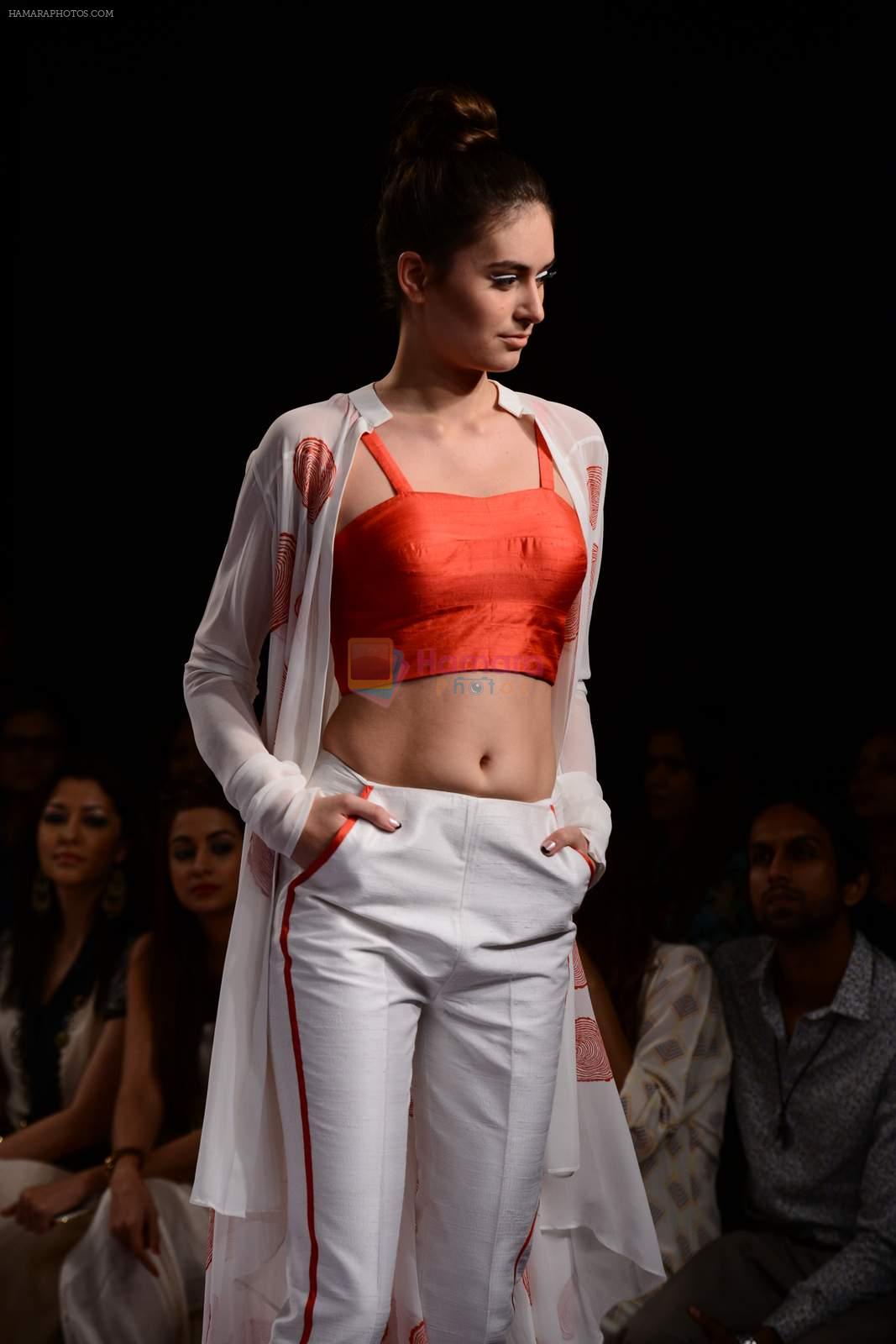 Model walk the ramp for Urvashi Joneja Show at Lakme Fashion Week 2015 Day 4 on 21st March 2015