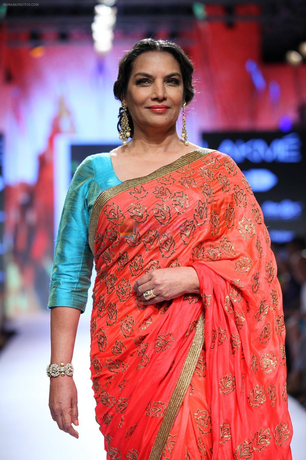 Shabana Azmi walk the ramp for Mandira Bedi Show at Lakme Fashion Week 2015 Day 5 on 22nd March 2015