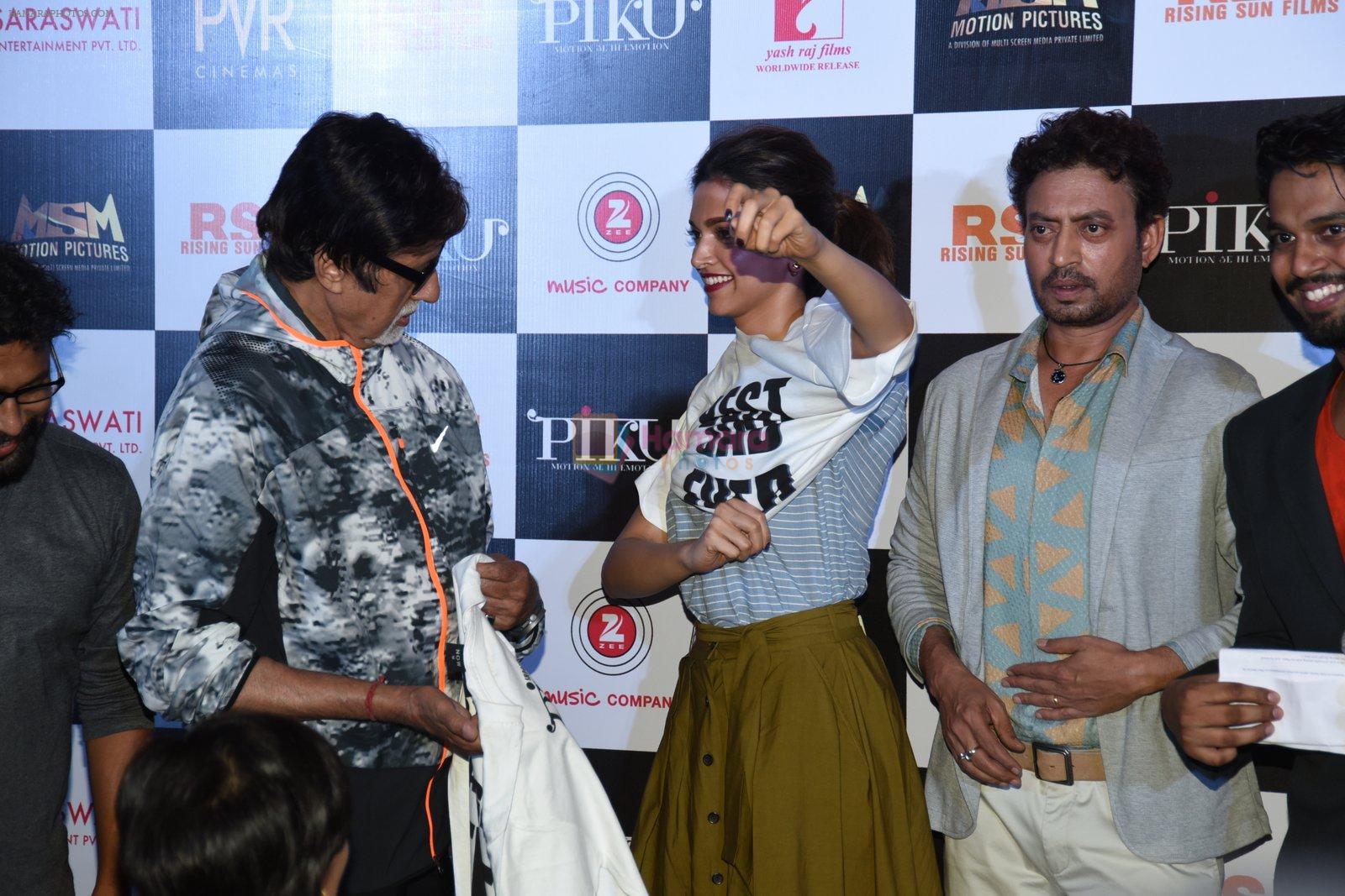 Deepika Padukone, Amitabh Bachchan, Irrfan Khan at Piku first look launch in Mumbai on 25th March 2015