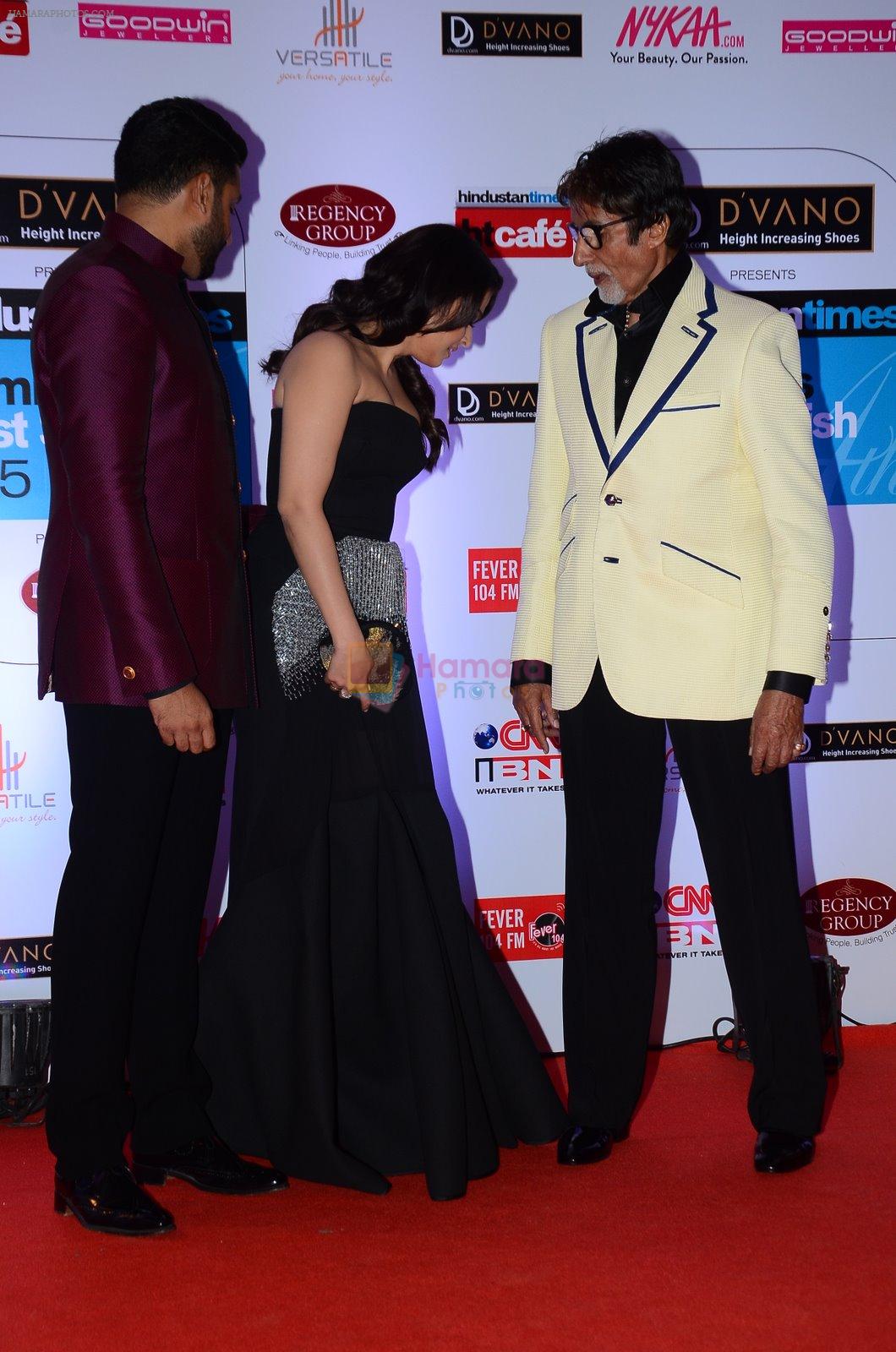 Abhishek Bachchan, Aishwarya Rai Bachchan, Amitabh Bachchan at HT Mumbai's Most Stylish Awards 2015 in Mumbai on 26th March 2015