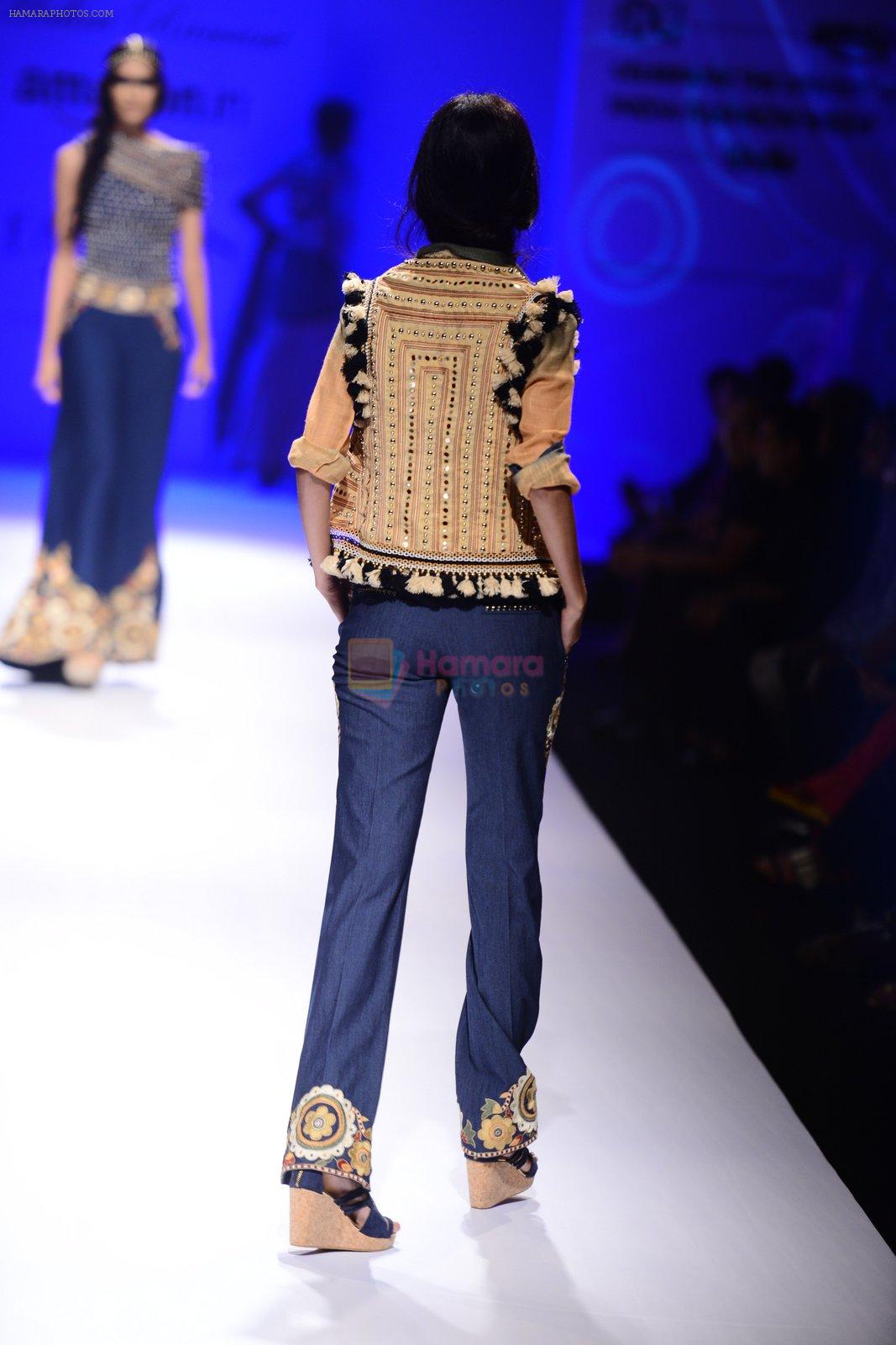 Model walk the ramp for Malini Ramani on day 2 of Amazon India Fashion Week on 26th March 2015