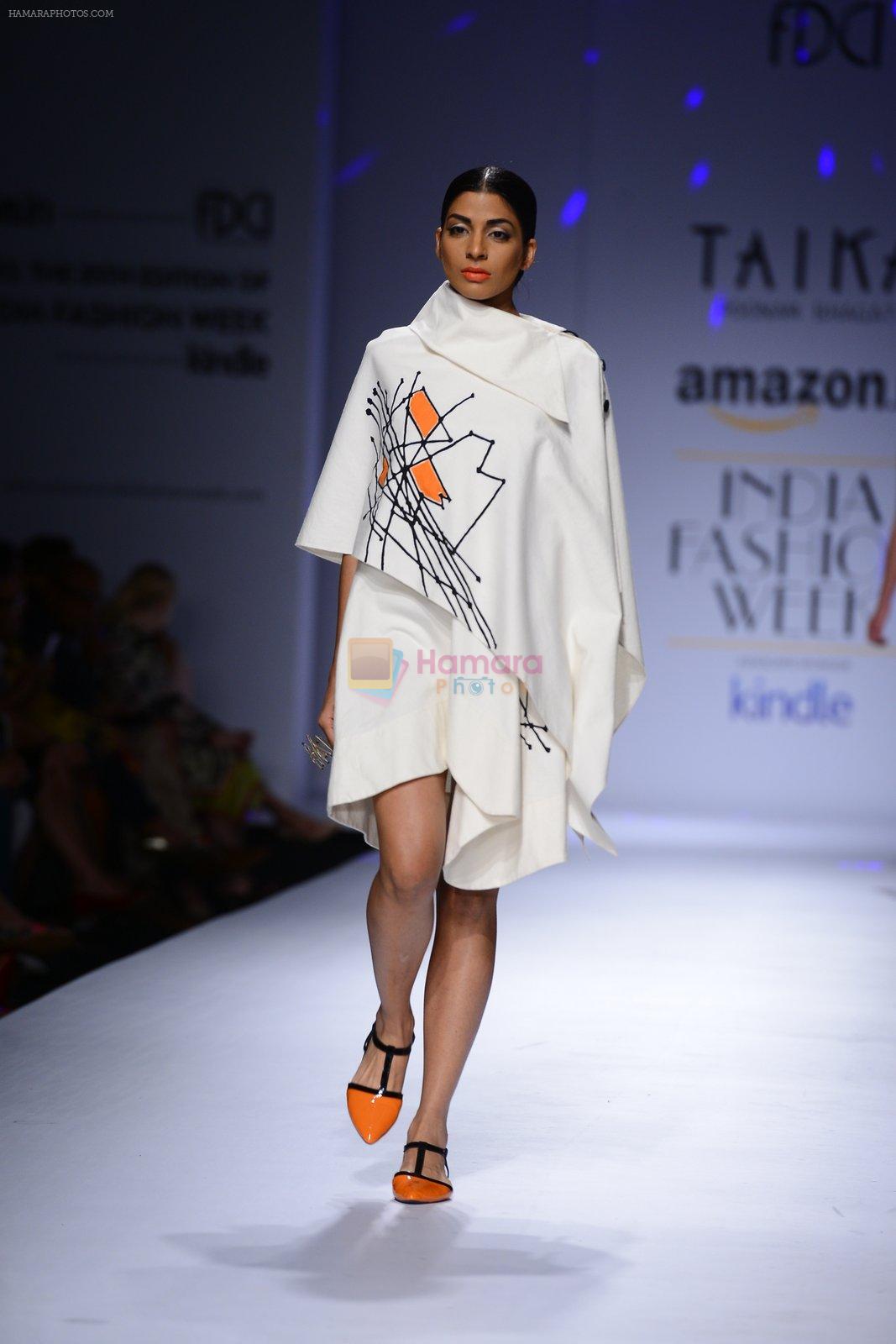 Model walk the ramp for Poonam Bhagat on day 4 of Amazon India Fashion Week on 28th March 2015