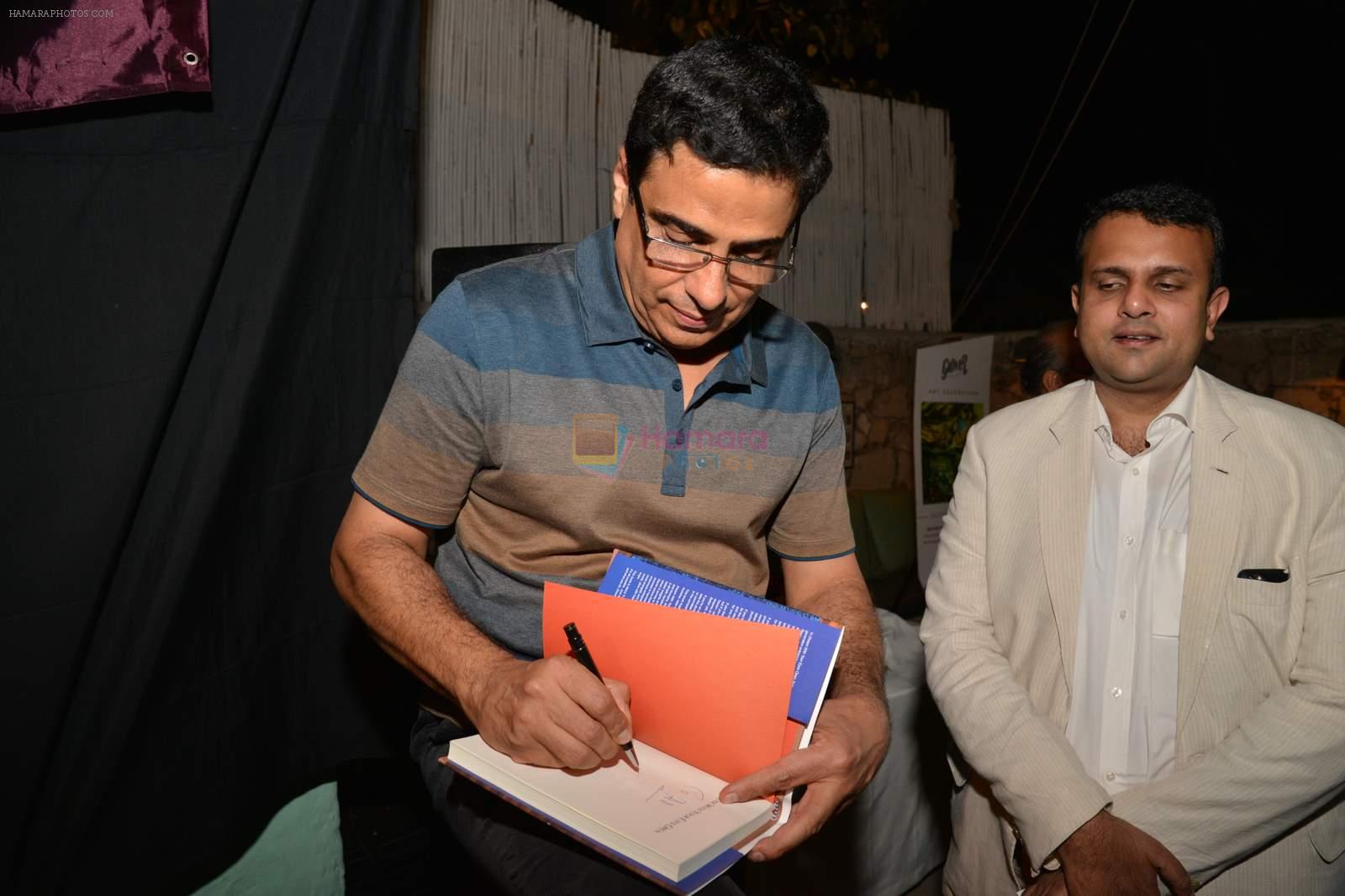 Ronnie Screwvala at Ronnie Screwalla's book reading in Olive on 1st April 2015