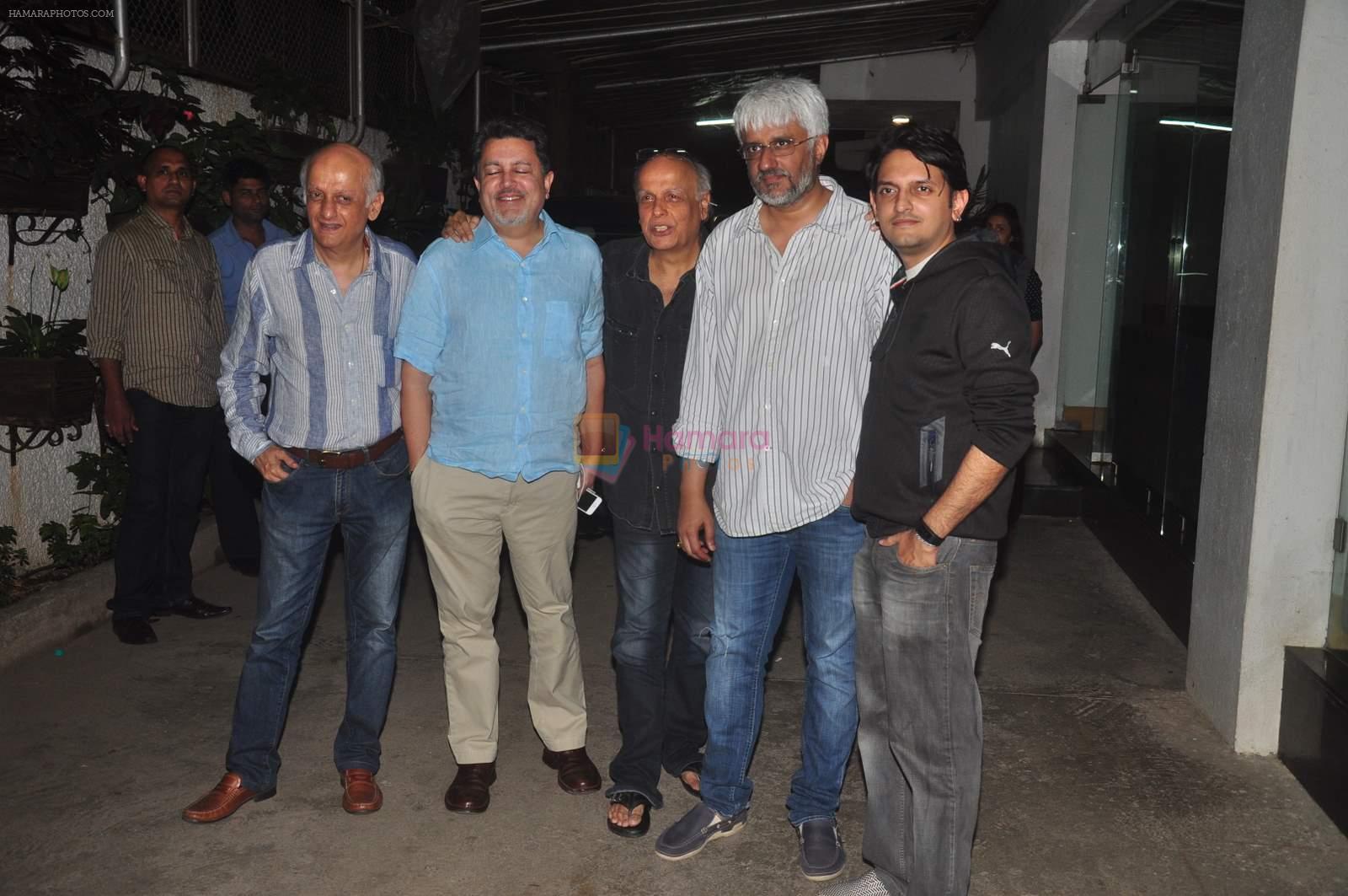 Mahesh Bhatt, Mukesh Bhatt, Vikram Bhatt, Vishesh Bhatt at Detective Byomkesh Bakshi screening in Sunny Super Sound, Mumbai on 2nd April 2015