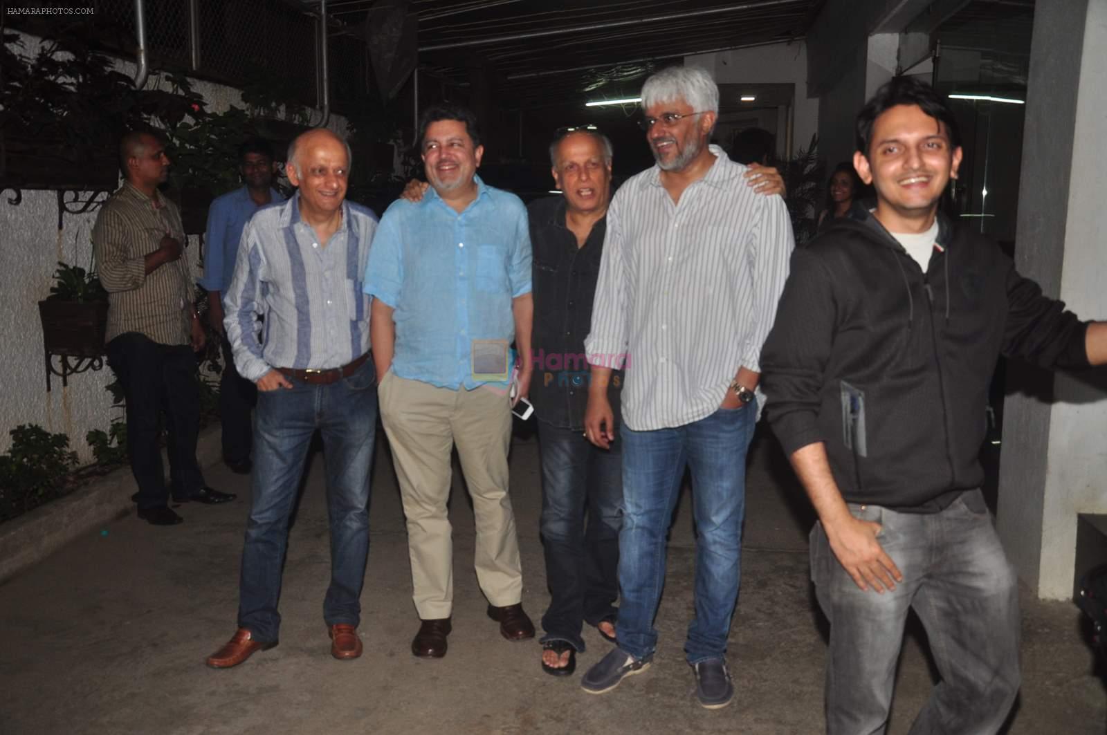 Mahesh Bhatt, Mukesh Bhatt, Vikram Bhatt, Vishesh Bhatt at Detective Byomkesh Bakshi screening in Sunny Super Sound, Mumbai on 2nd April 2015