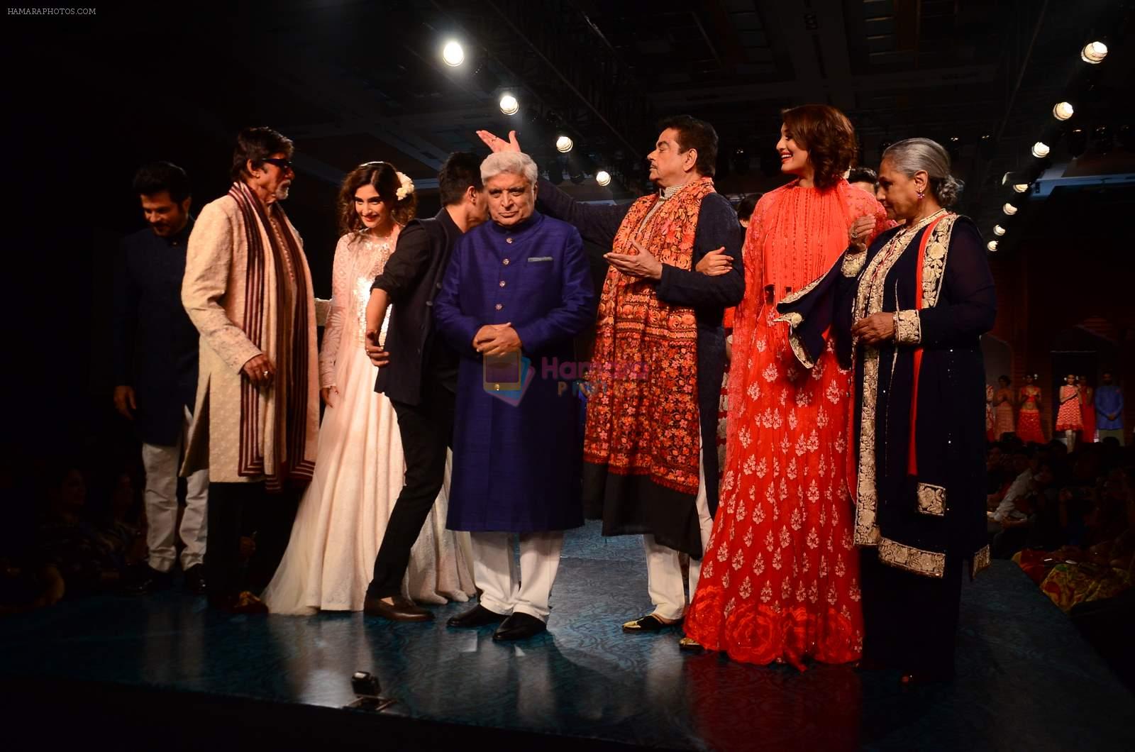 Amitabh Bachchan, Jaya Bachchan, Sonakshi Sinha, Shatrughan, Sonam Kapoor at Manish Malhotra presents Mijwan-The Legacy in Grand Hyatt, Mumbai on 4th April 2015