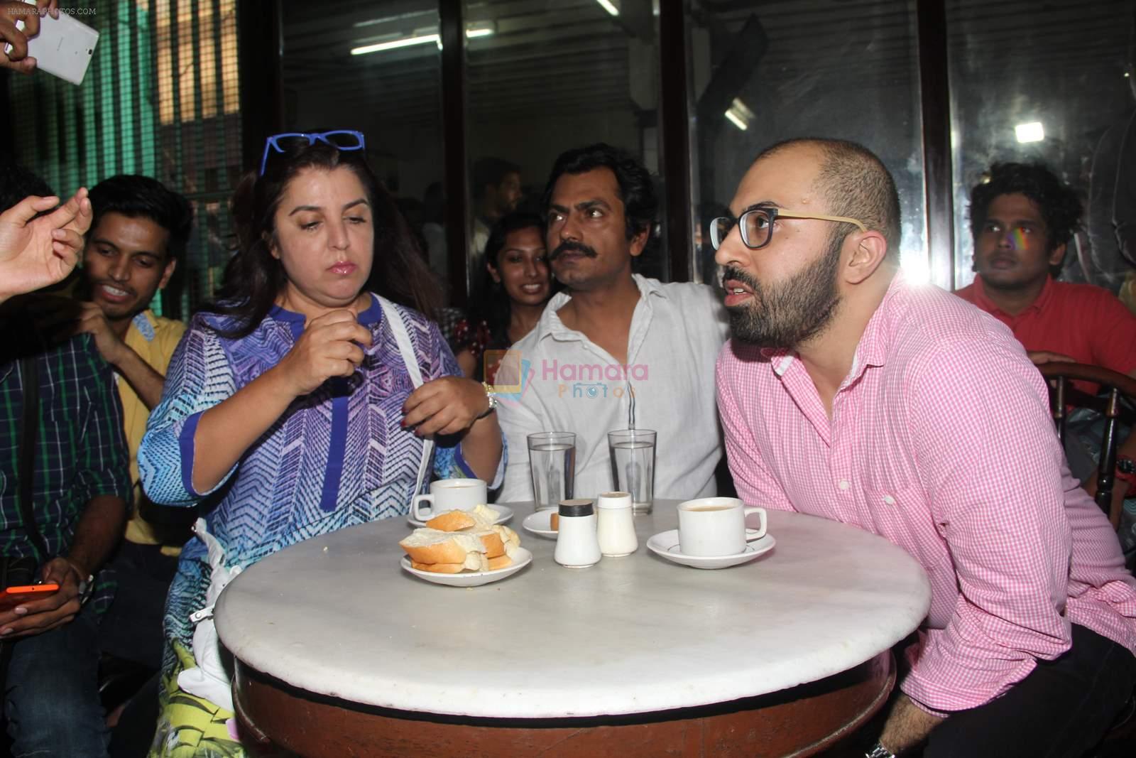 Farah Khan, Nawazuddin Siddiqui at an Irani cafe for Ritesh Batra's Poetic license launch in Grant Road on 4th April 2015