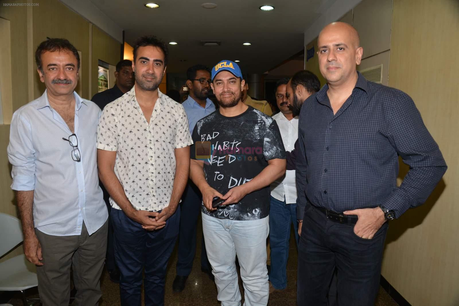 Aamir Khan, Rajkumar Hirani, Ranvir Shorey at Ashvin Gidwani's 50th Show 2 to Tango 3 to Jive in Bhaidas Hall on 4th April 2015