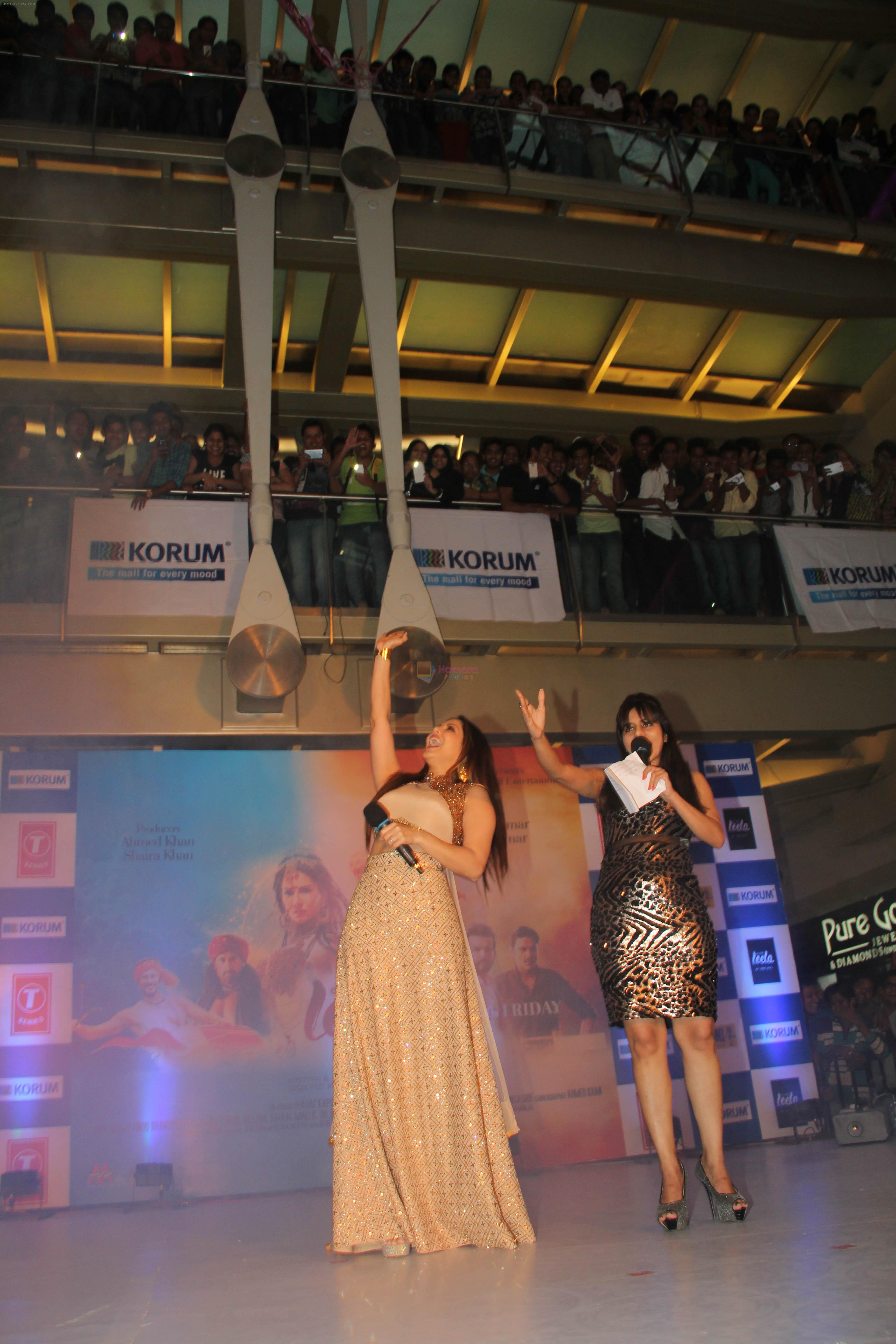'sunny Leone promotes Leela Ek paheli at Thane Mall in Mumbai on 5th April 2015