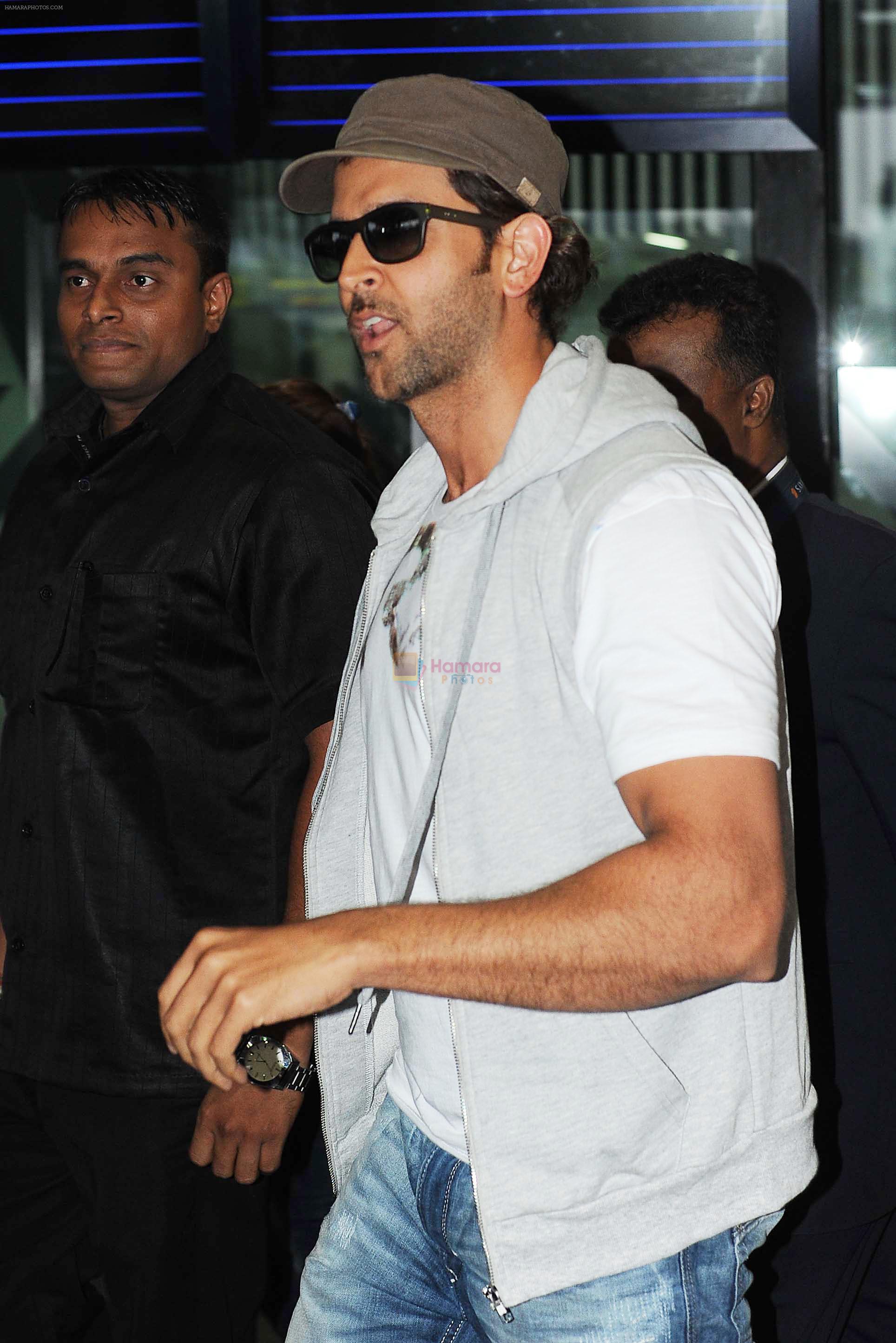 Hrittik Roshan arrived at Kolkata Airport for IPL on 6th April 2015