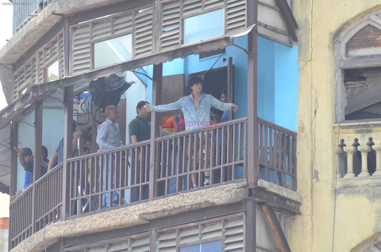 SRK Fan on location in Colaba on 7th April 2015