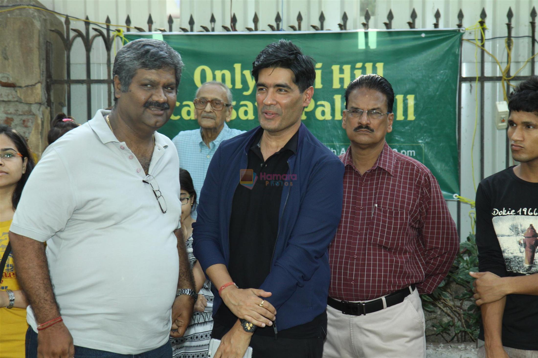 Manish malhotra protests against BMC for giving Hawkers Zone in Pali Hill on 13th April 2015