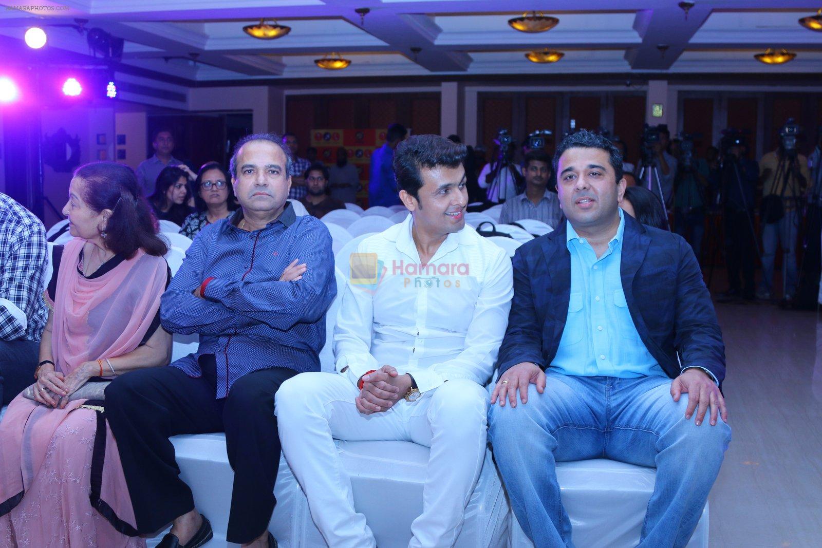 Sonu Nigam and Suresh Wadkar at IKL launch in Mumbai on 14th April 2015