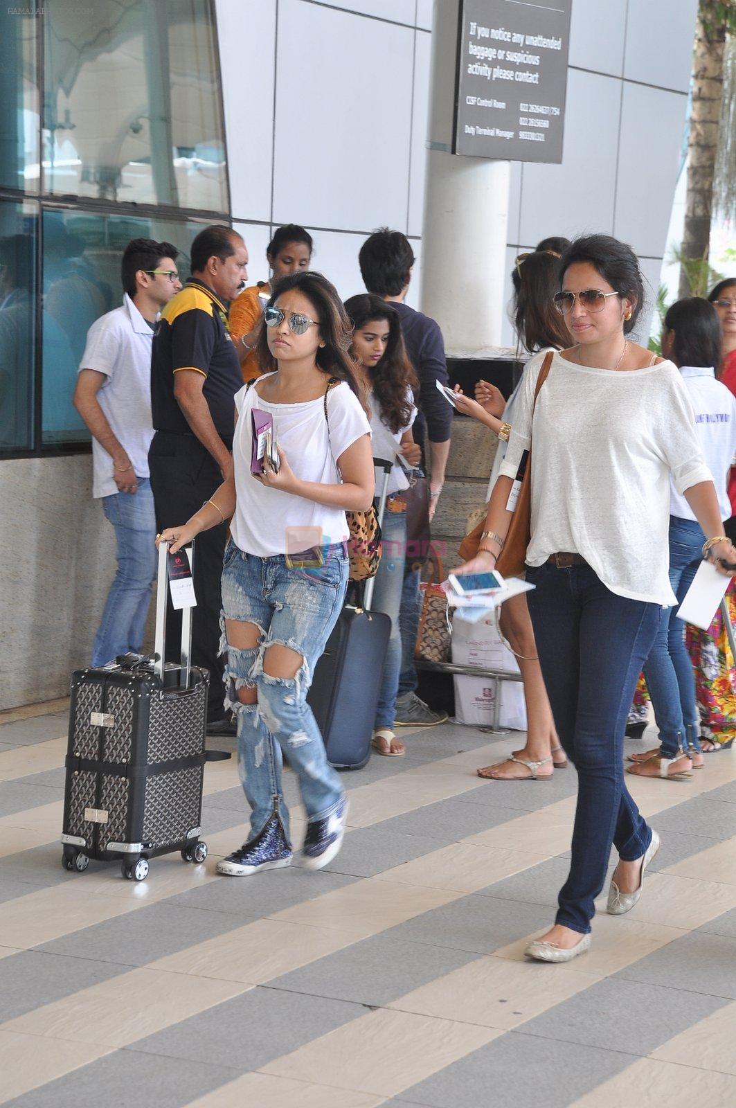 Surily Goel depart to Goa for Planet Hollywood Launch in Mumbai Airport on 14th April 2015
