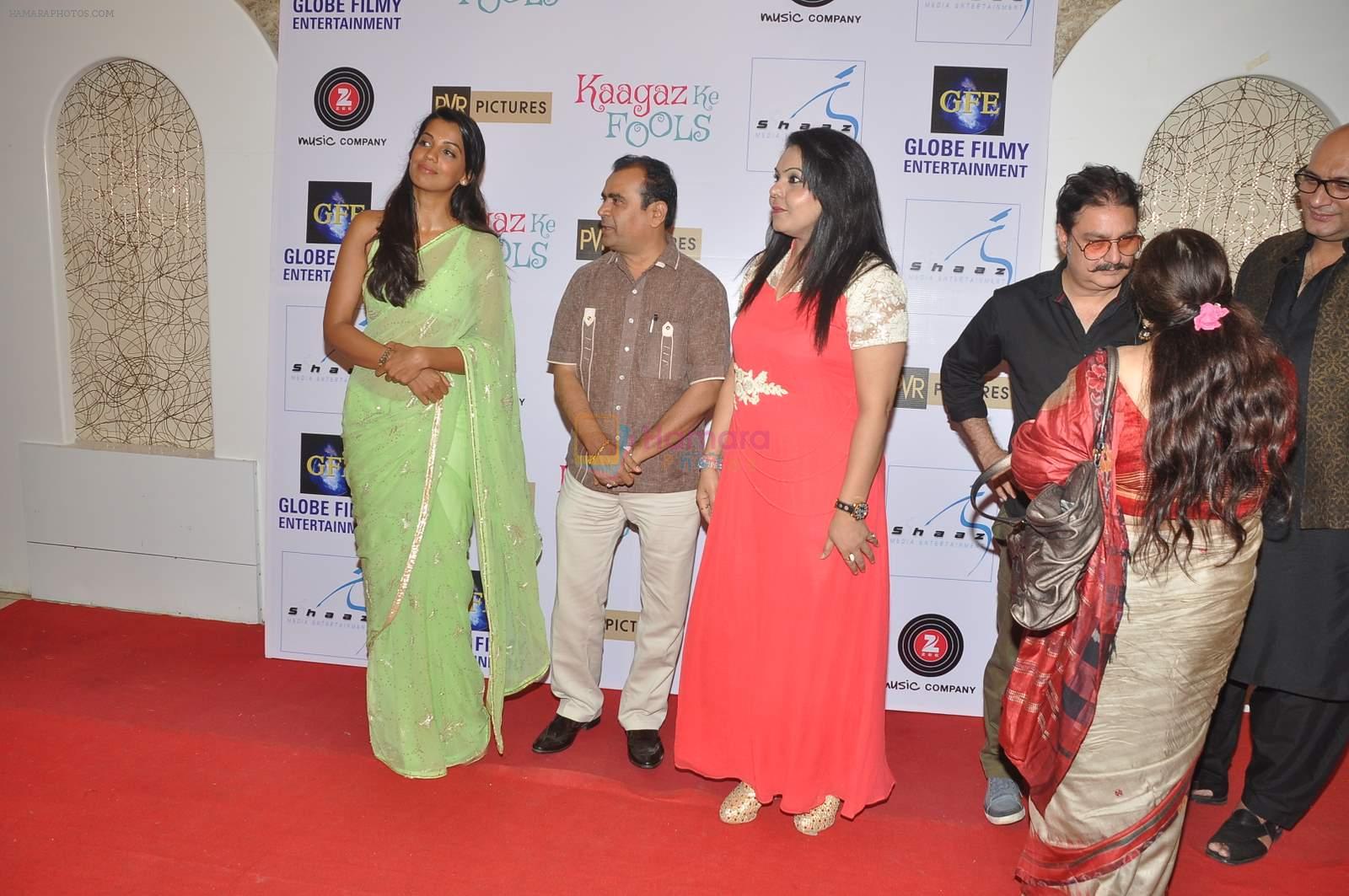 Mugdha Godse, Vinay Pathak, Rajit Kapur at Kaagaz ke fools music launch in Mumbai on 19th April 2015