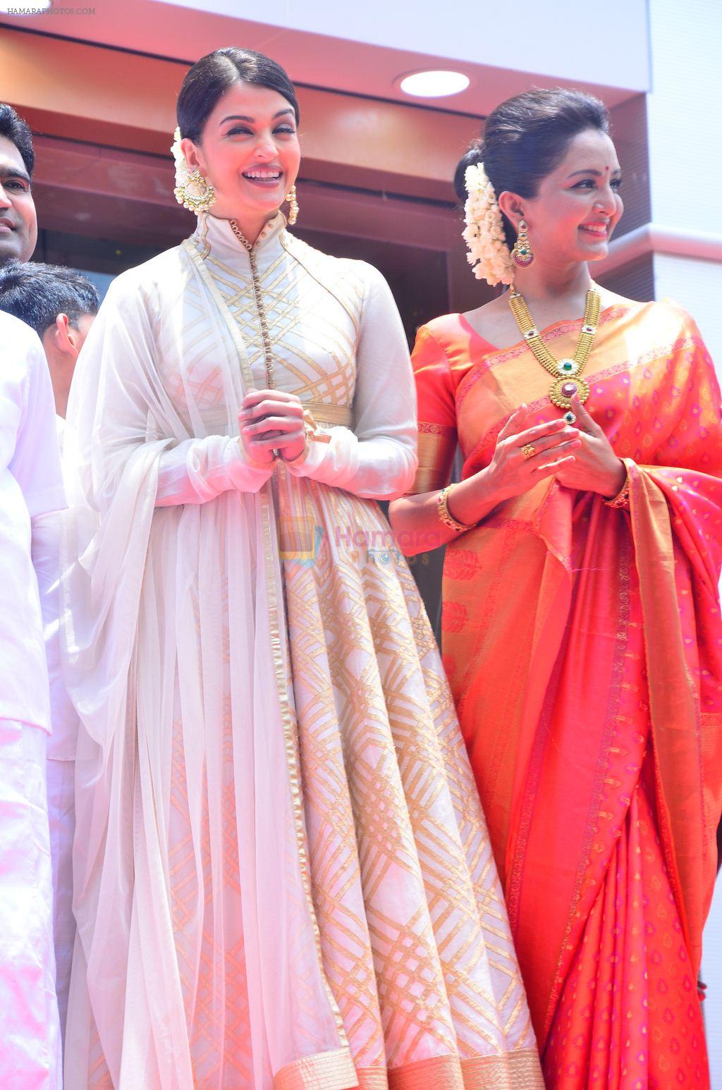 Aishwarya Rai Bachchan at Kalyan Jewellers Showroom in Chennai on 18th April 2015