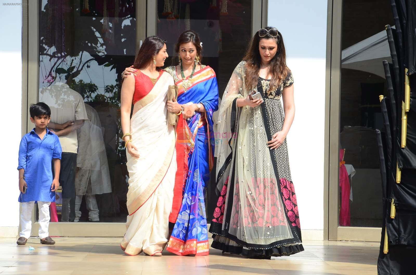 Sonali Bendre, Gayatri Joshi snapped at a wedding in Blue Sea on 21st April 2015